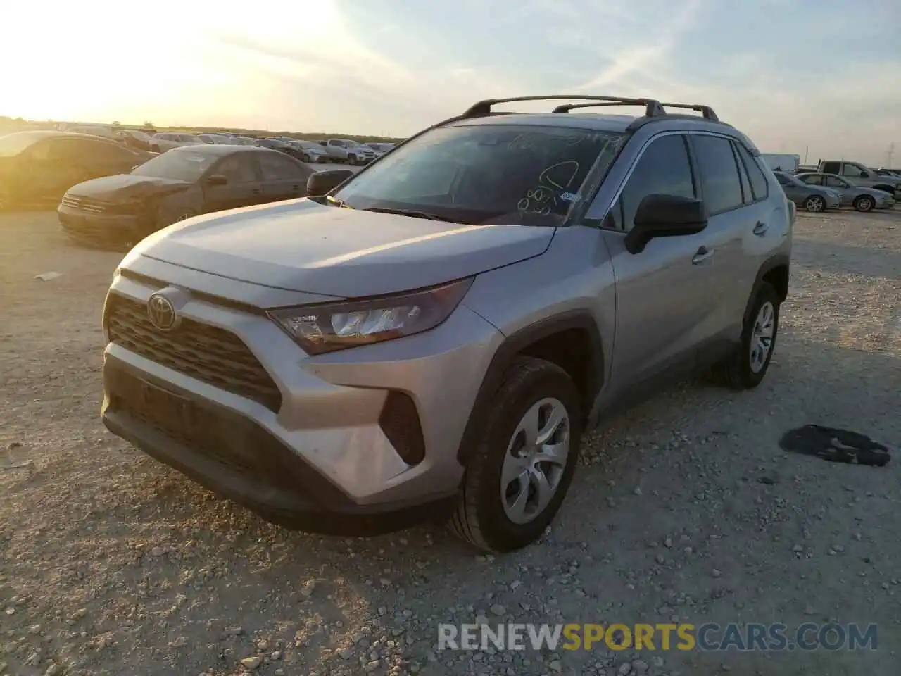 2 Photograph of a damaged car 2T3H1RFV7LW081571 TOYOTA RAV4 2020