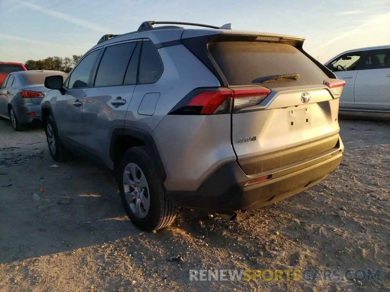 3 Photograph of a damaged car 2T3H1RFV7LW081571 TOYOTA RAV4 2020