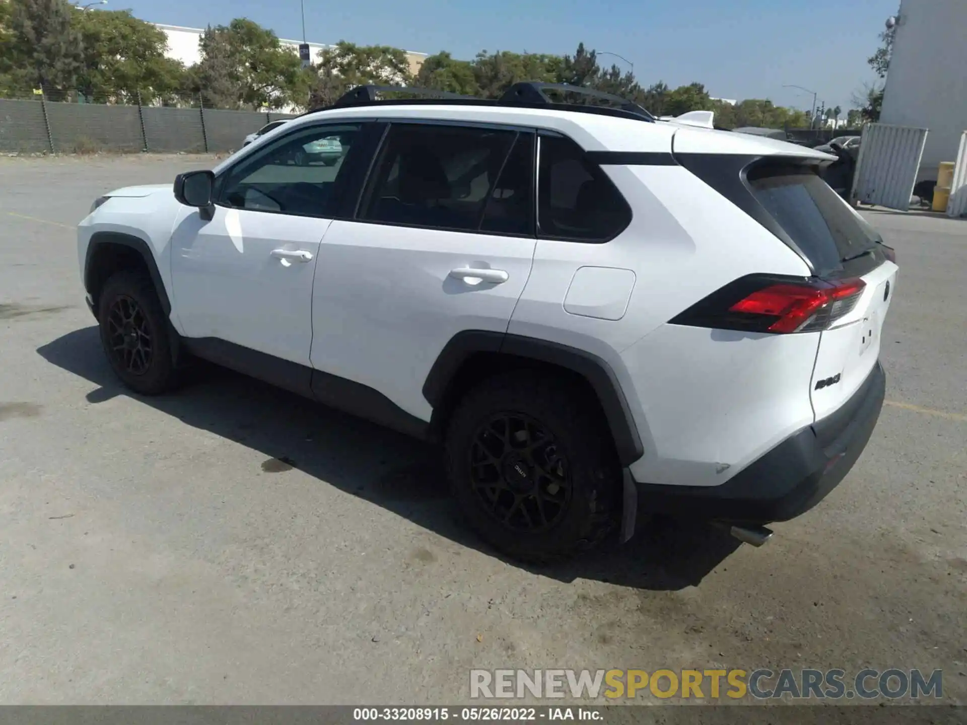 3 Photograph of a damaged car 2T3H1RFV7LW083174 TOYOTA RAV4 2020