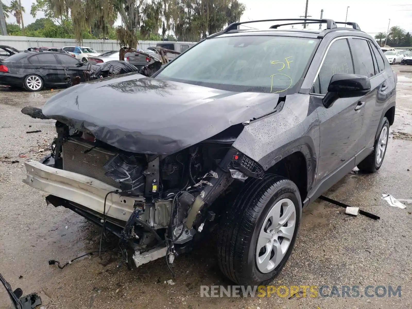 2 Photograph of a damaged car 2T3H1RFV7LW090111 TOYOTA RAV4 2020