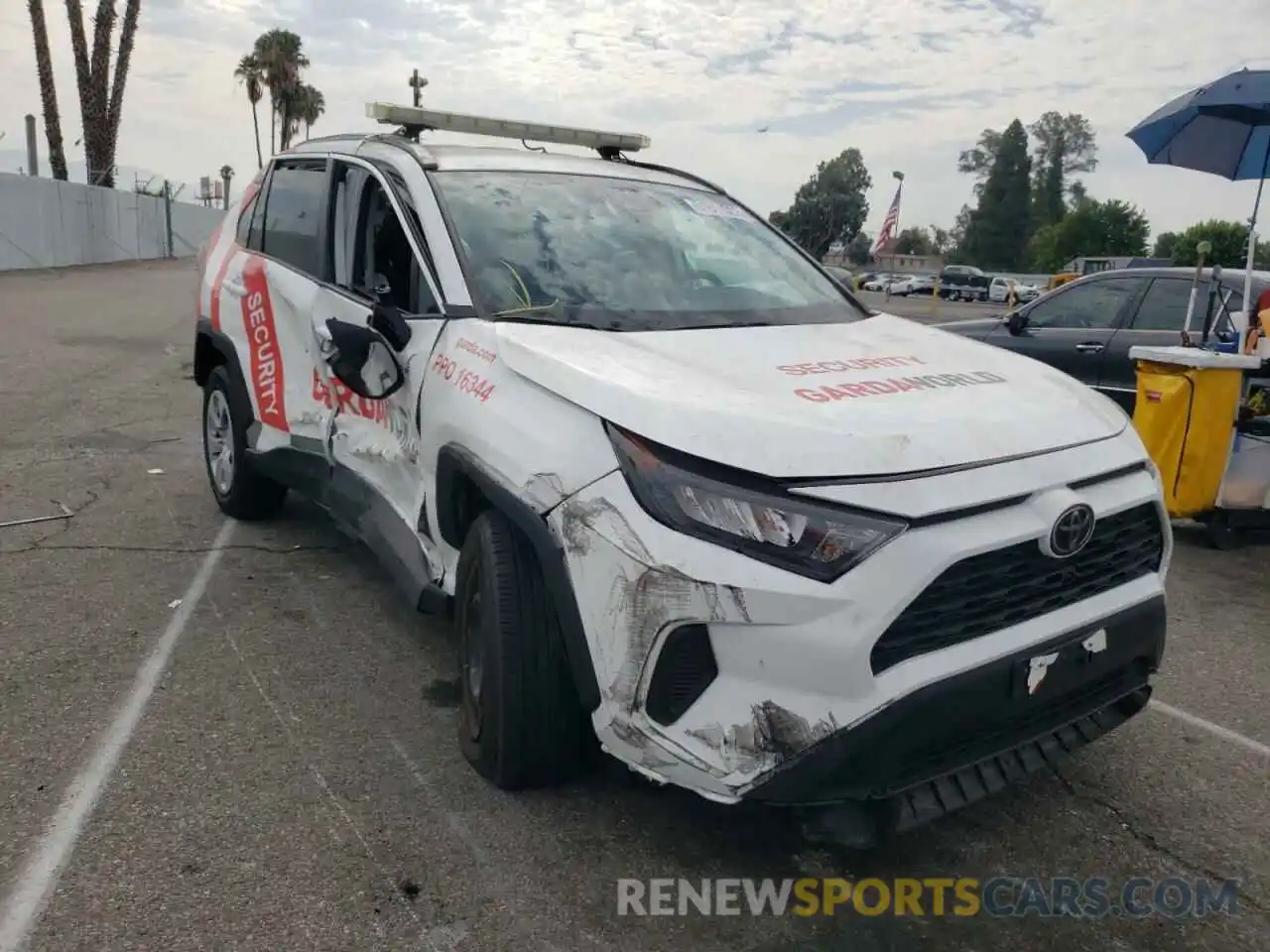 1 Photograph of a damaged car 2T3H1RFV7LW090190 TOYOTA RAV4 2020