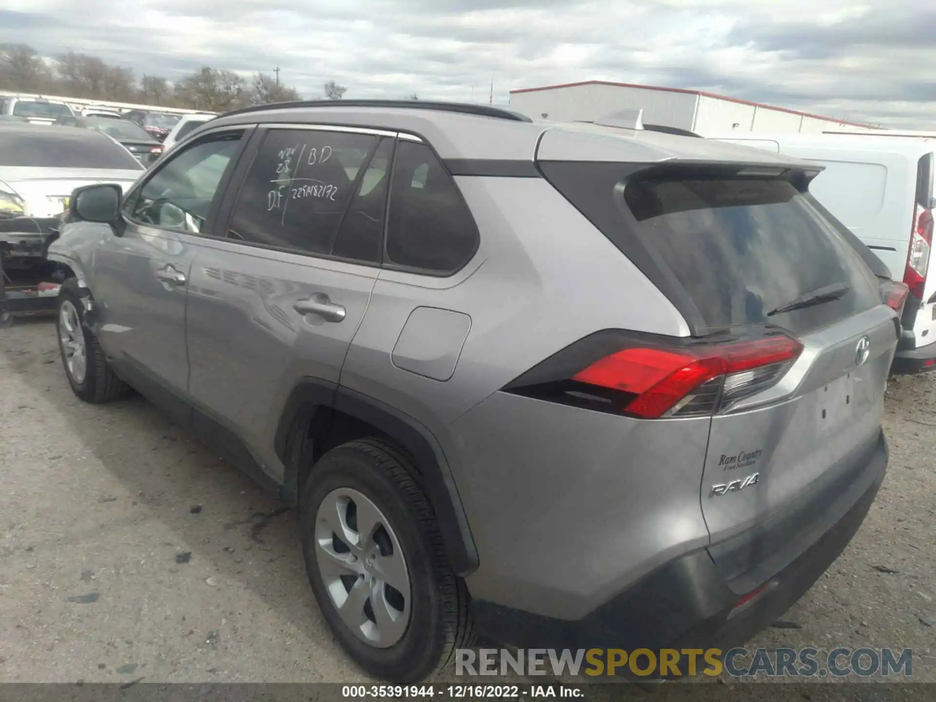 3 Photograph of a damaged car 2T3H1RFV7LW096071 TOYOTA RAV4 2020