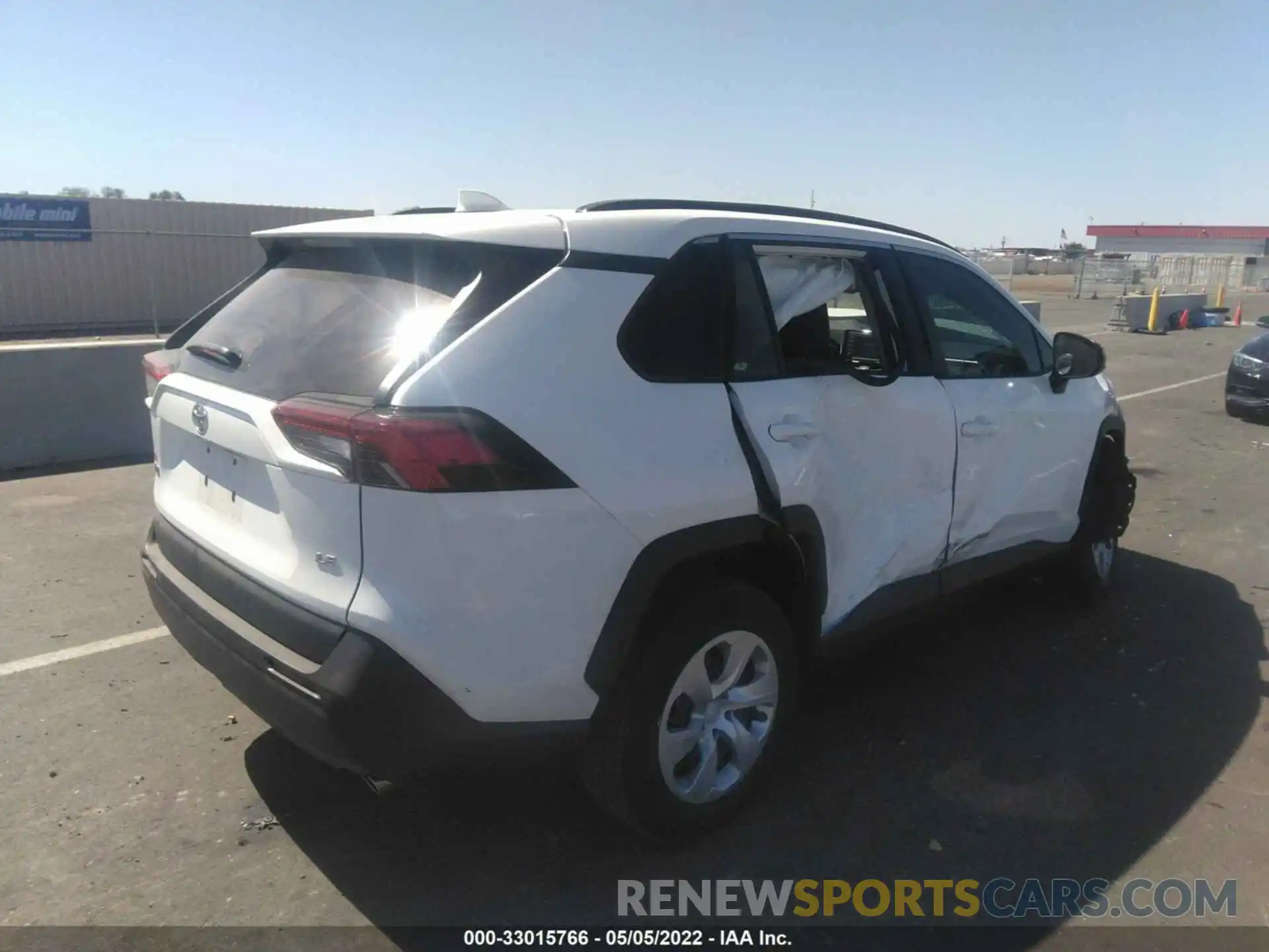 4 Photograph of a damaged car 2T3H1RFV7LW096118 TOYOTA RAV4 2020