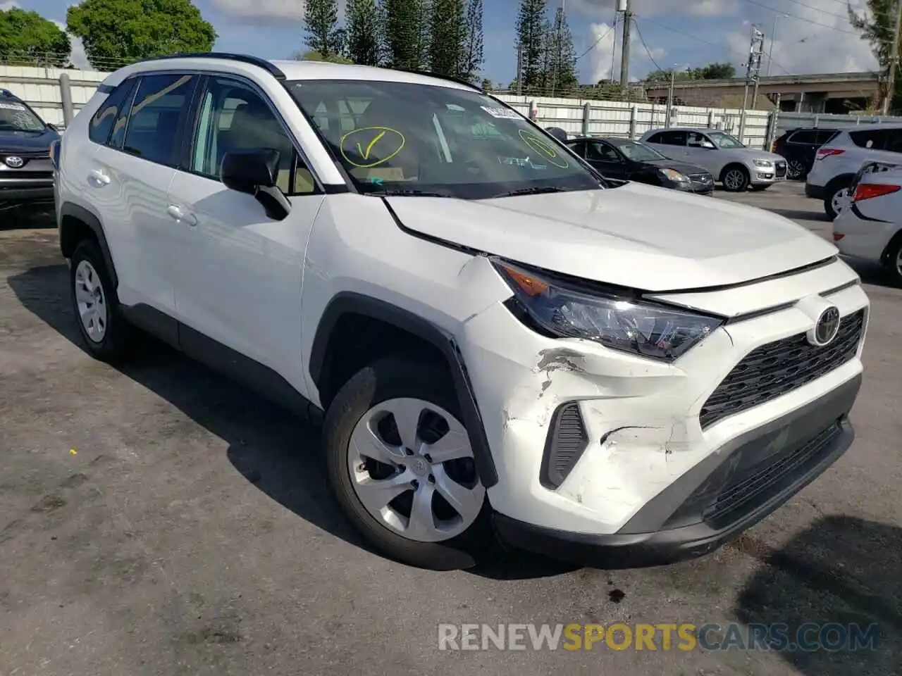 1 Photograph of a damaged car 2T3H1RFV8LC036110 TOYOTA RAV4 2020