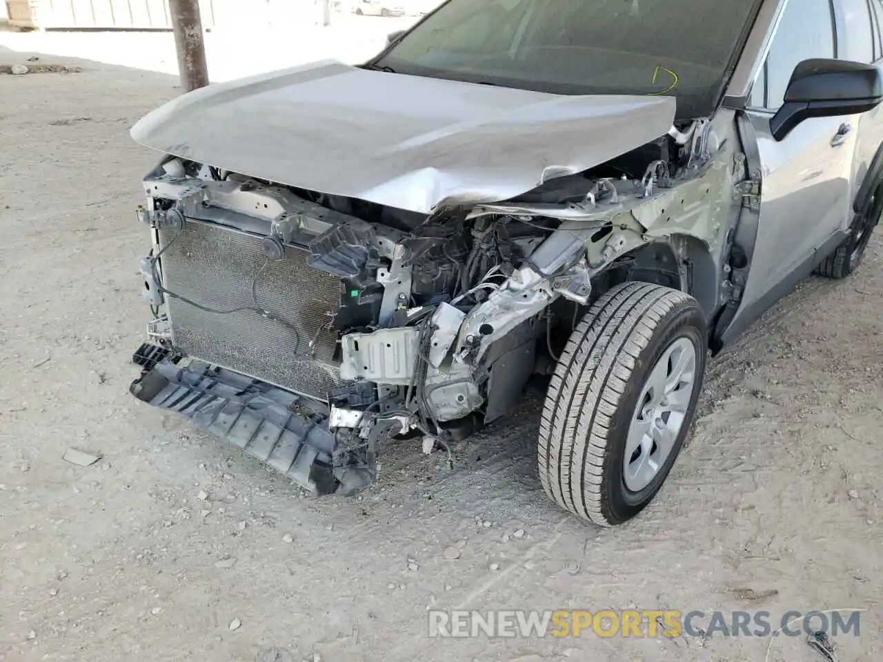 9 Photograph of a damaged car 2T3H1RFV8LC038651 TOYOTA RAV4 2020