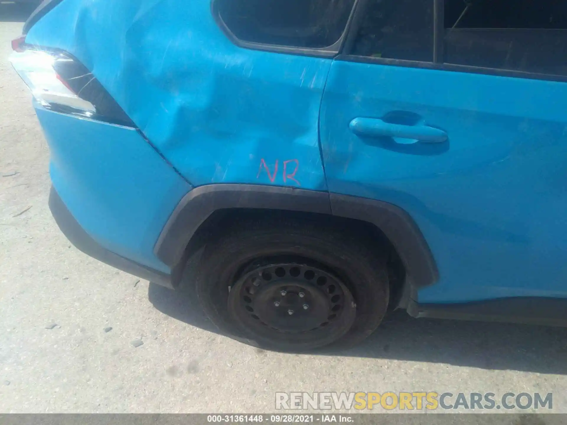 15 Photograph of a damaged car 2T3H1RFV8LC040254 TOYOTA RAV4 2020