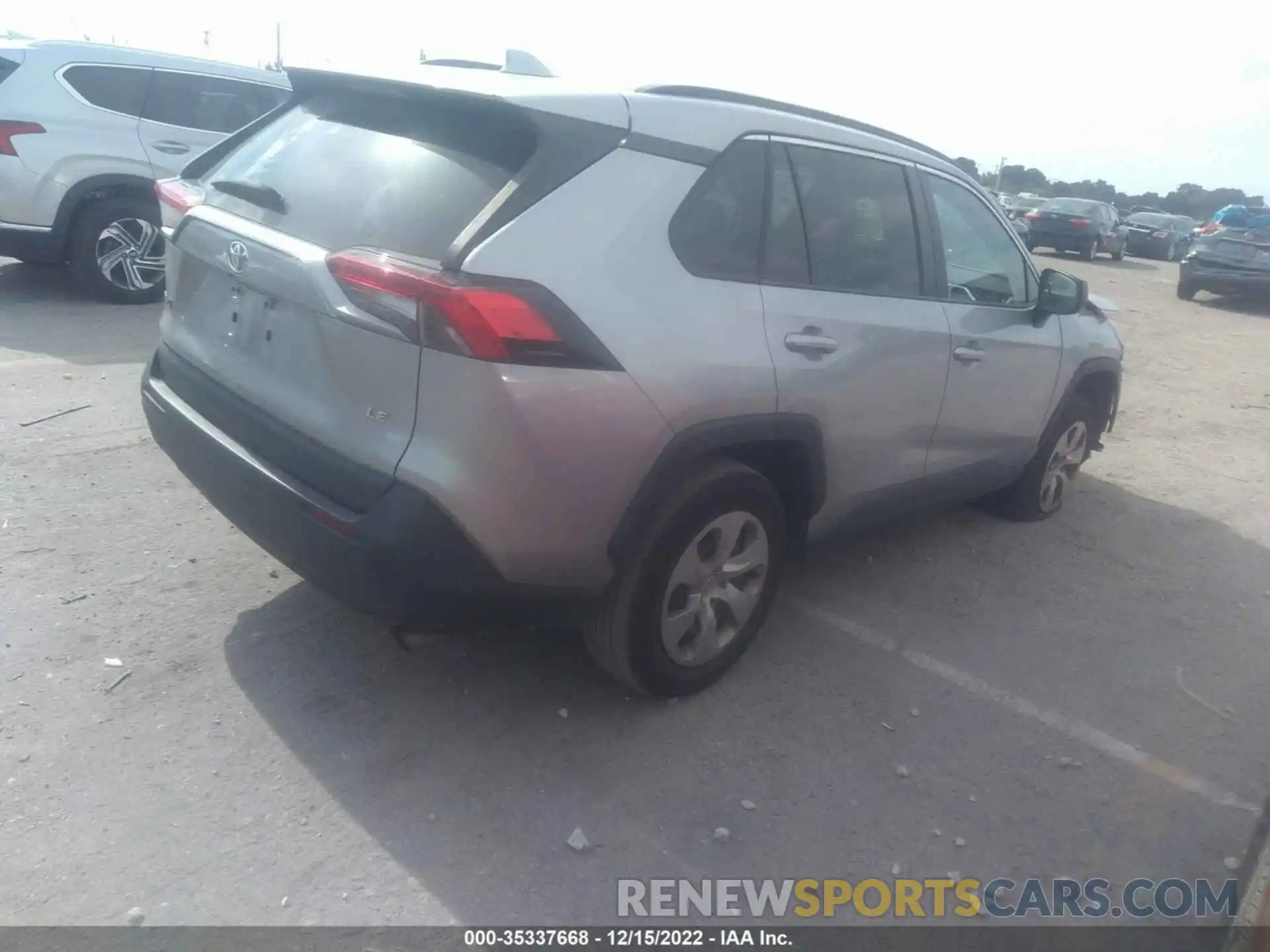 4 Photograph of a damaged car 2T3H1RFV8LC042263 TOYOTA RAV4 2020