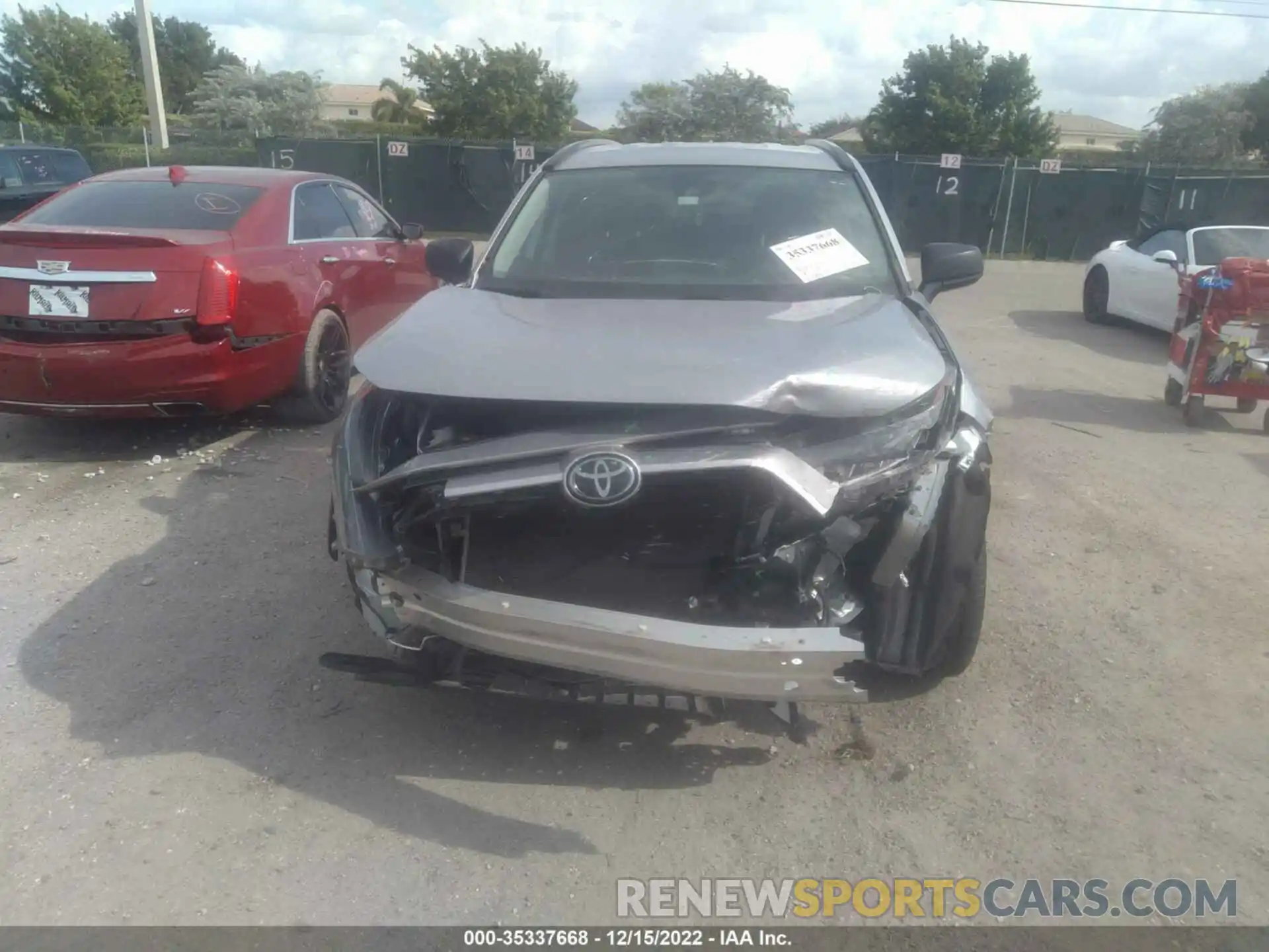 6 Photograph of a damaged car 2T3H1RFV8LC042263 TOYOTA RAV4 2020