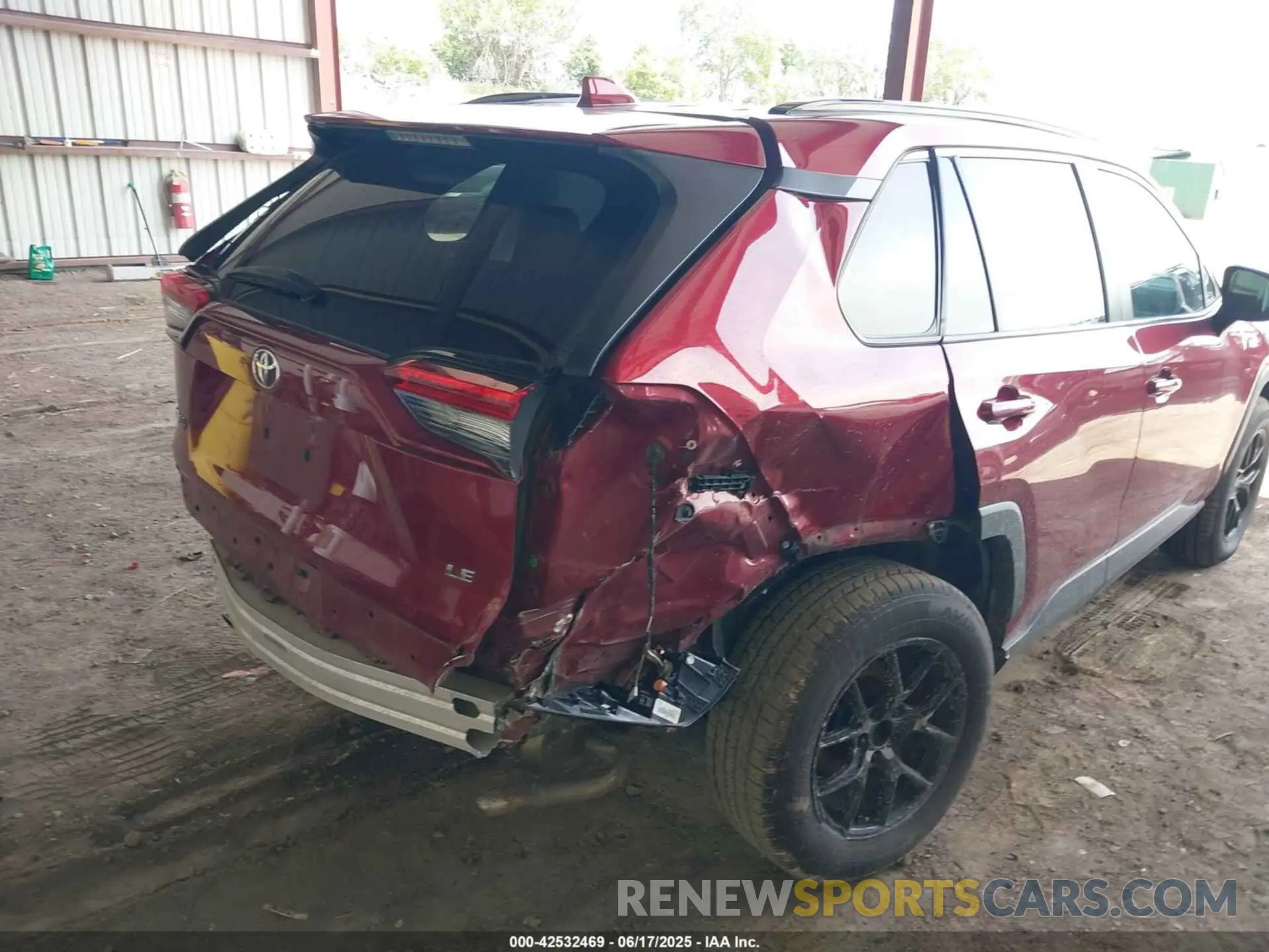 6 Photograph of a damaged car 2T3H1RFV8LC046622 TOYOTA RAV4 2020