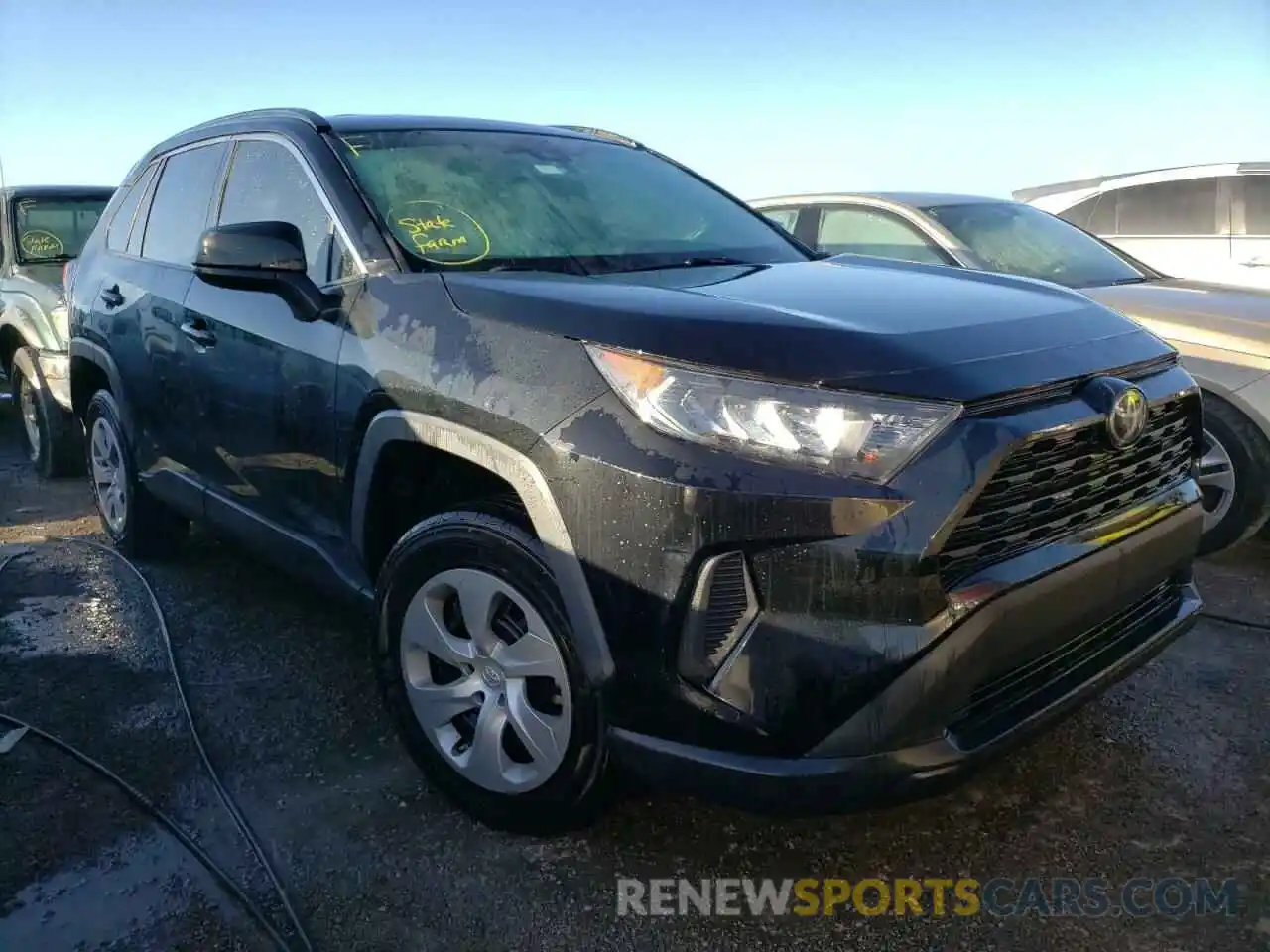 1 Photograph of a damaged car 2T3H1RFV8LC050279 TOYOTA RAV4 2020