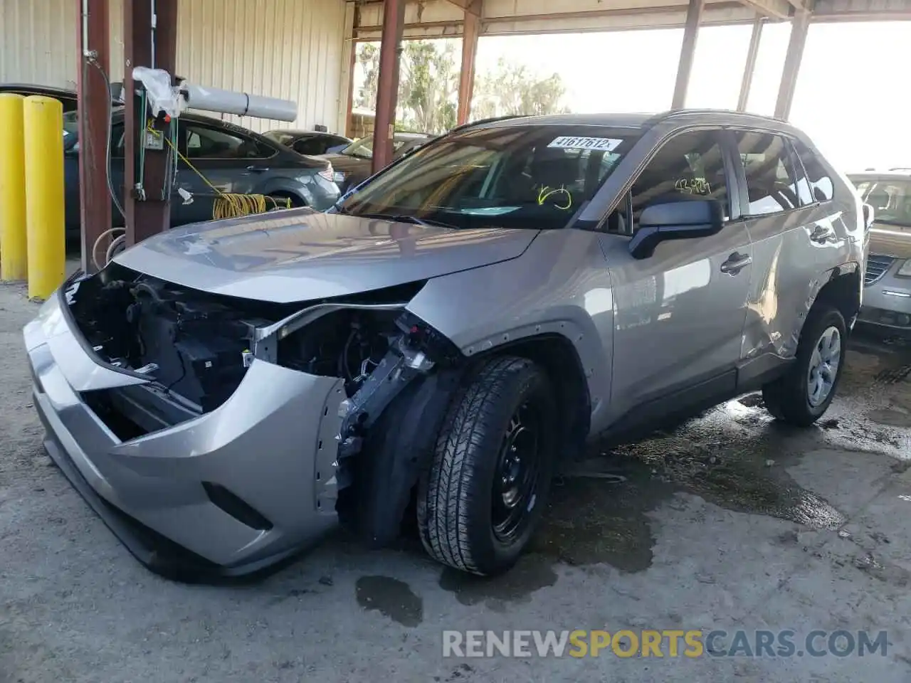 2 Photograph of a damaged car 2T3H1RFV8LC050587 TOYOTA RAV4 2020