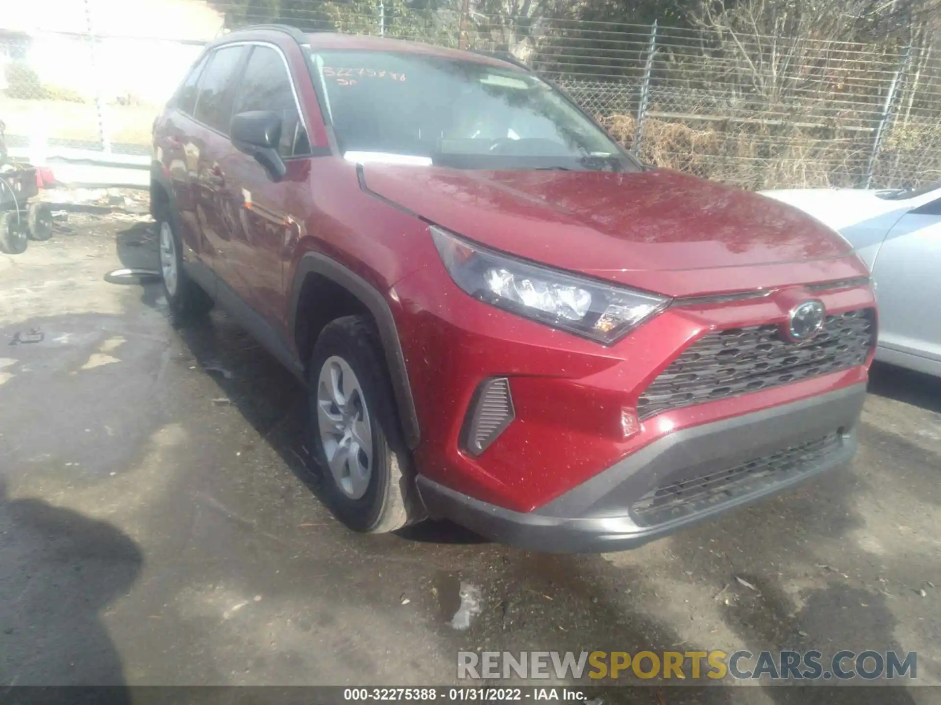 1 Photograph of a damaged car 2T3H1RFV8LC054123 TOYOTA RAV4 2020