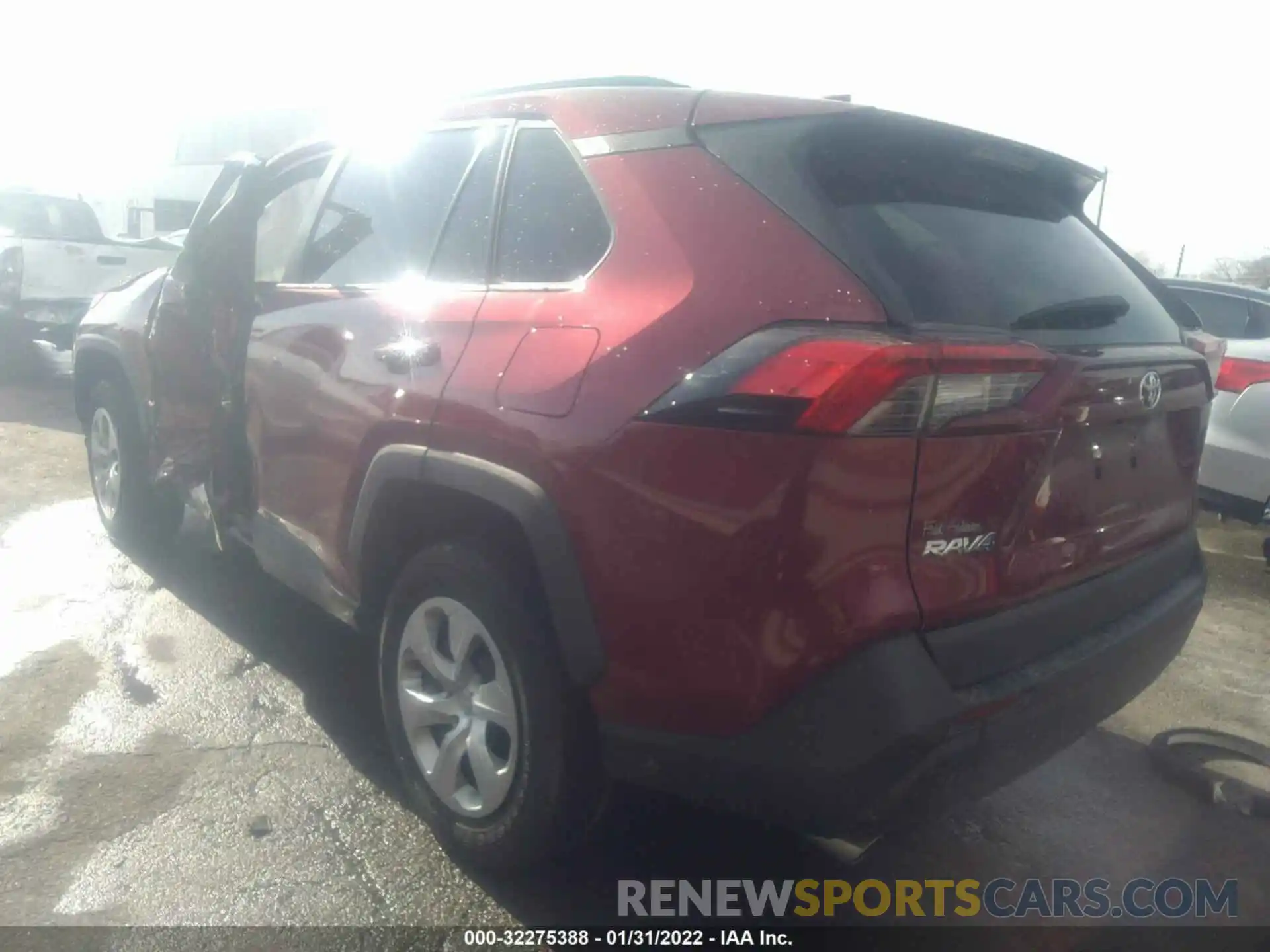 3 Photograph of a damaged car 2T3H1RFV8LC054123 TOYOTA RAV4 2020