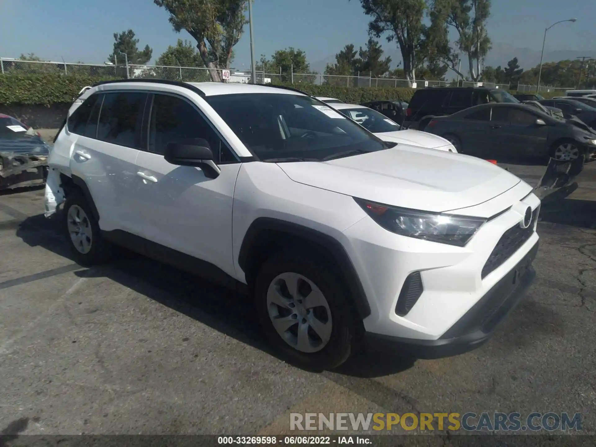 1 Photograph of a damaged car 2T3H1RFV8LC055014 TOYOTA RAV4 2020