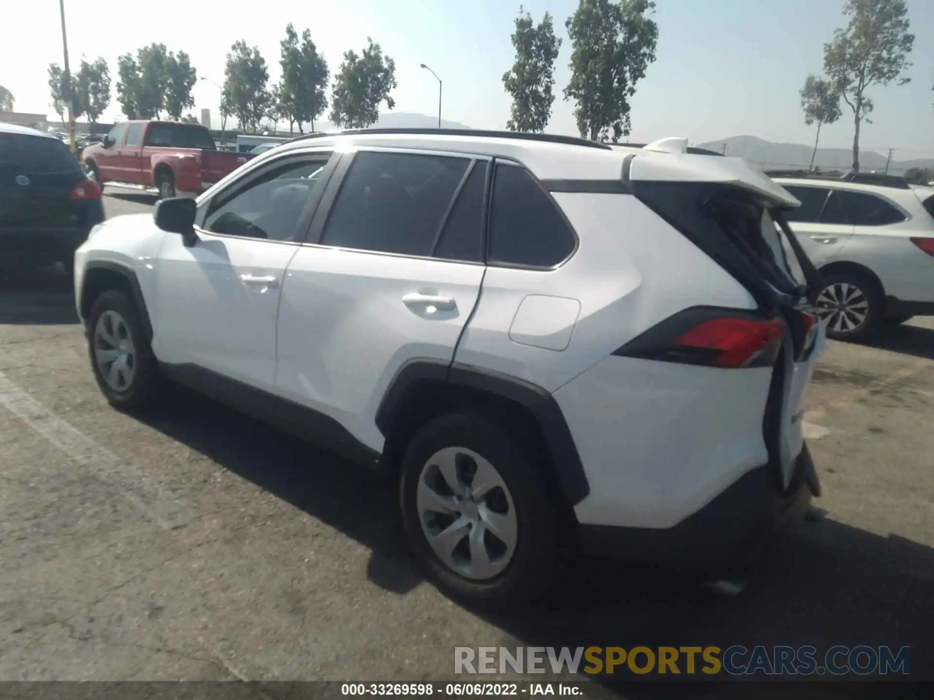 3 Photograph of a damaged car 2T3H1RFV8LC055014 TOYOTA RAV4 2020