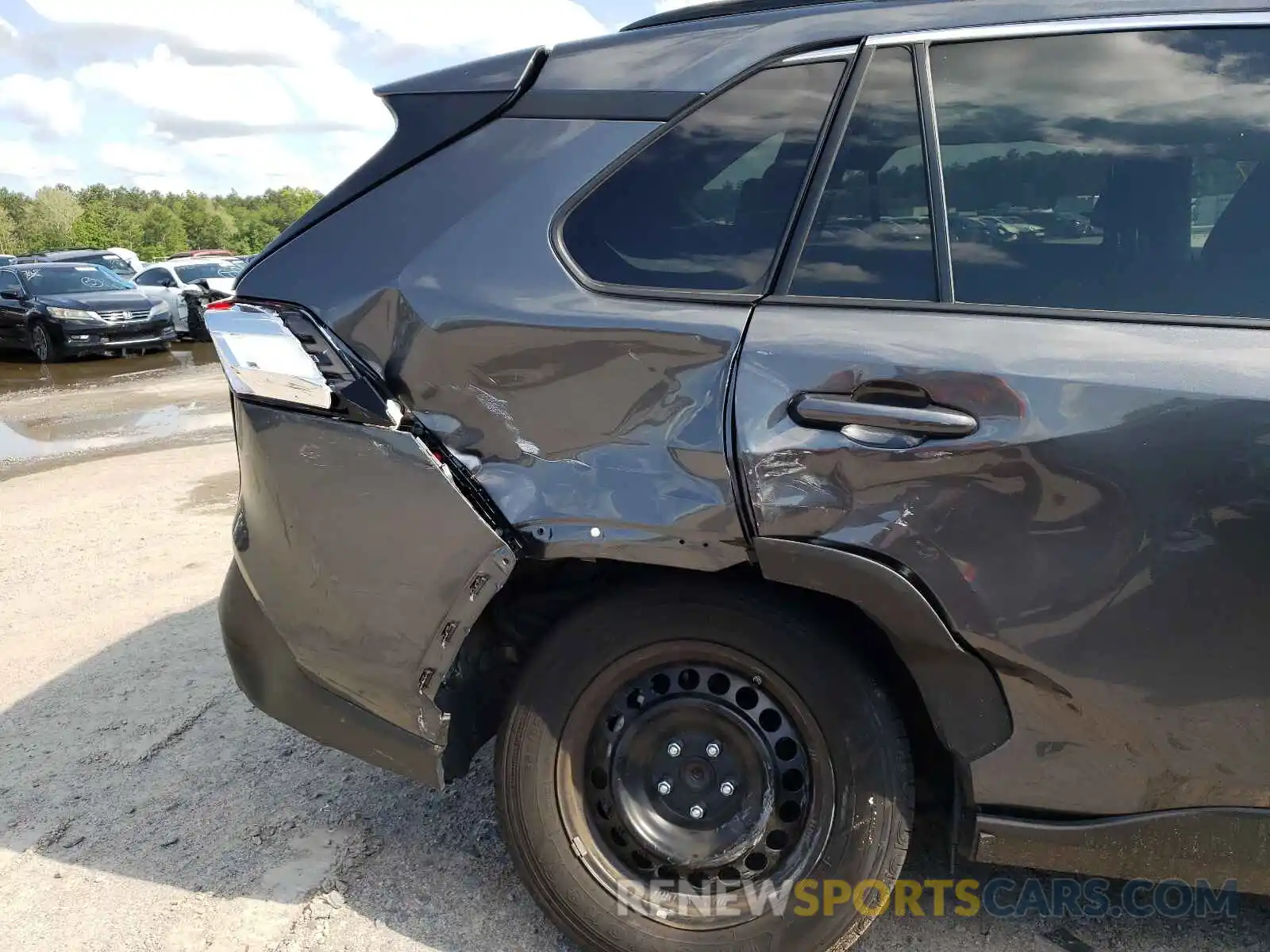 9 Photograph of a damaged car 2T3H1RFV8LC064716 TOYOTA RAV4 2020