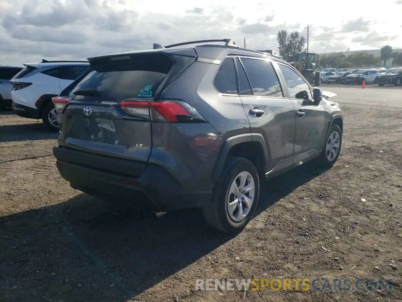 4 Photograph of a damaged car 2T3H1RFV8LC072413 TOYOTA RAV4 2020