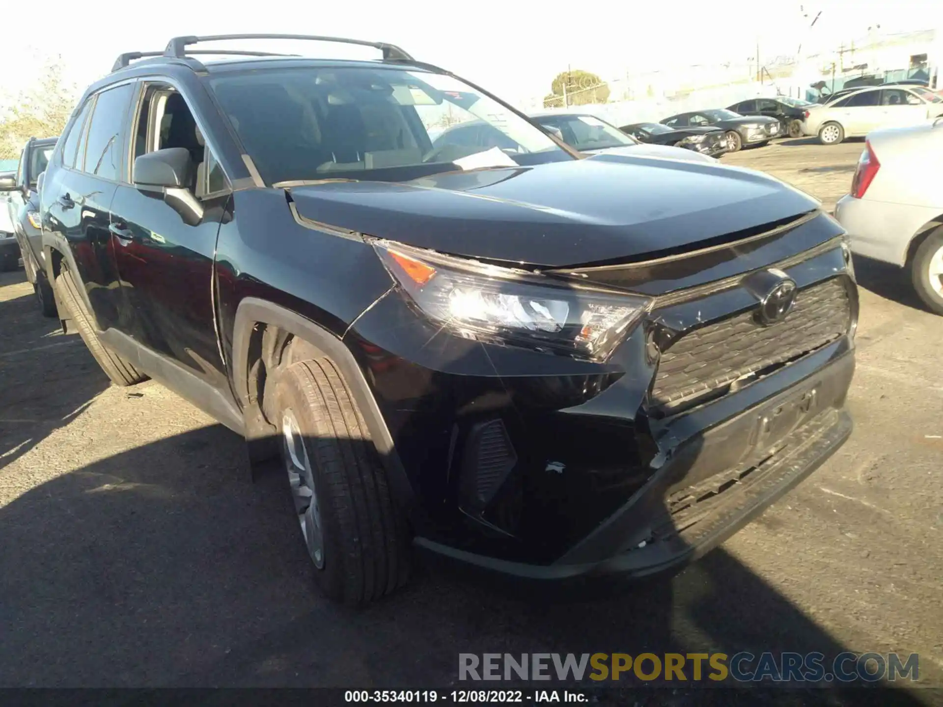 1 Photograph of a damaged car 2T3H1RFV8LW057652 TOYOTA RAV4 2020