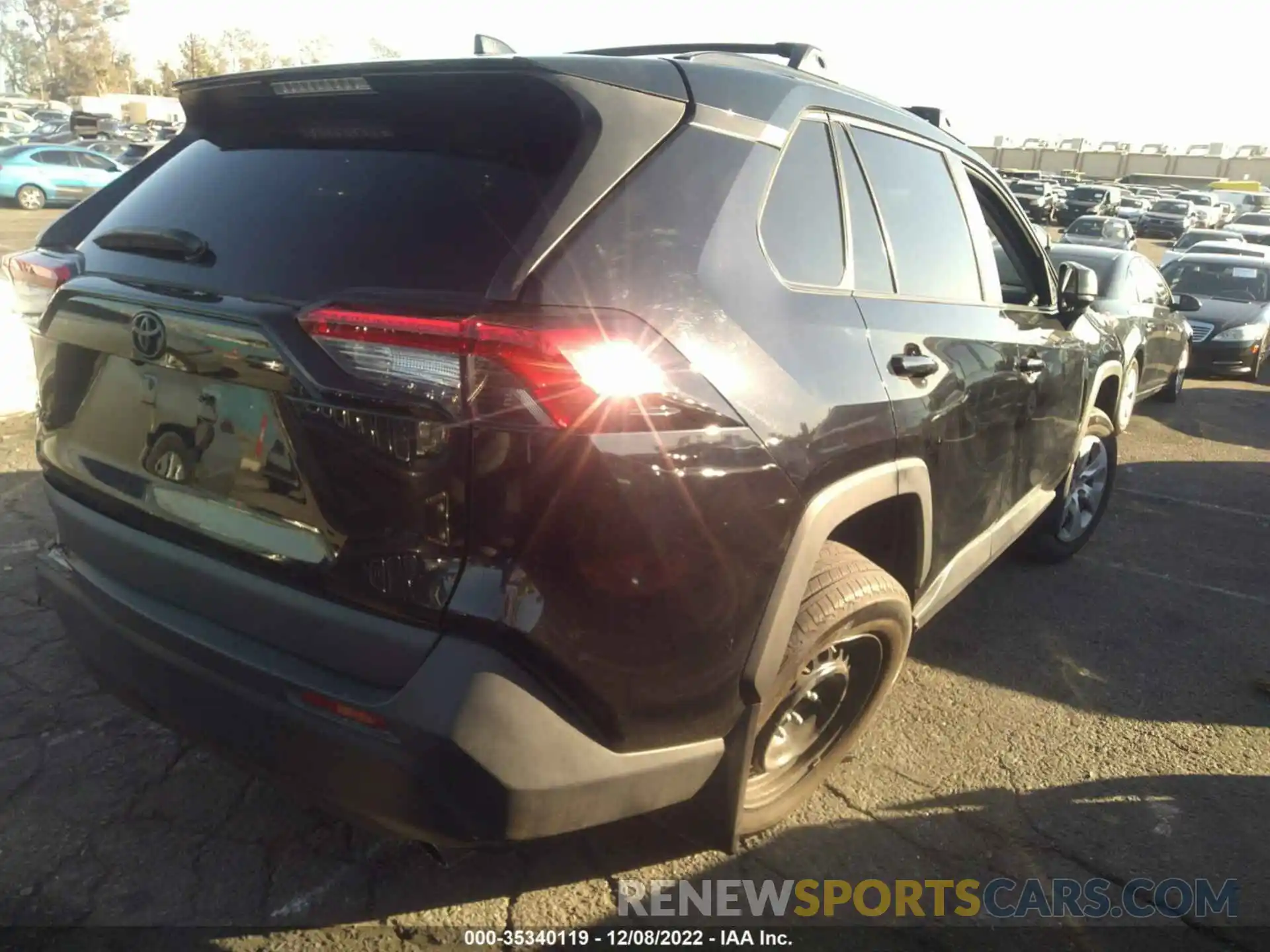 4 Photograph of a damaged car 2T3H1RFV8LW057652 TOYOTA RAV4 2020