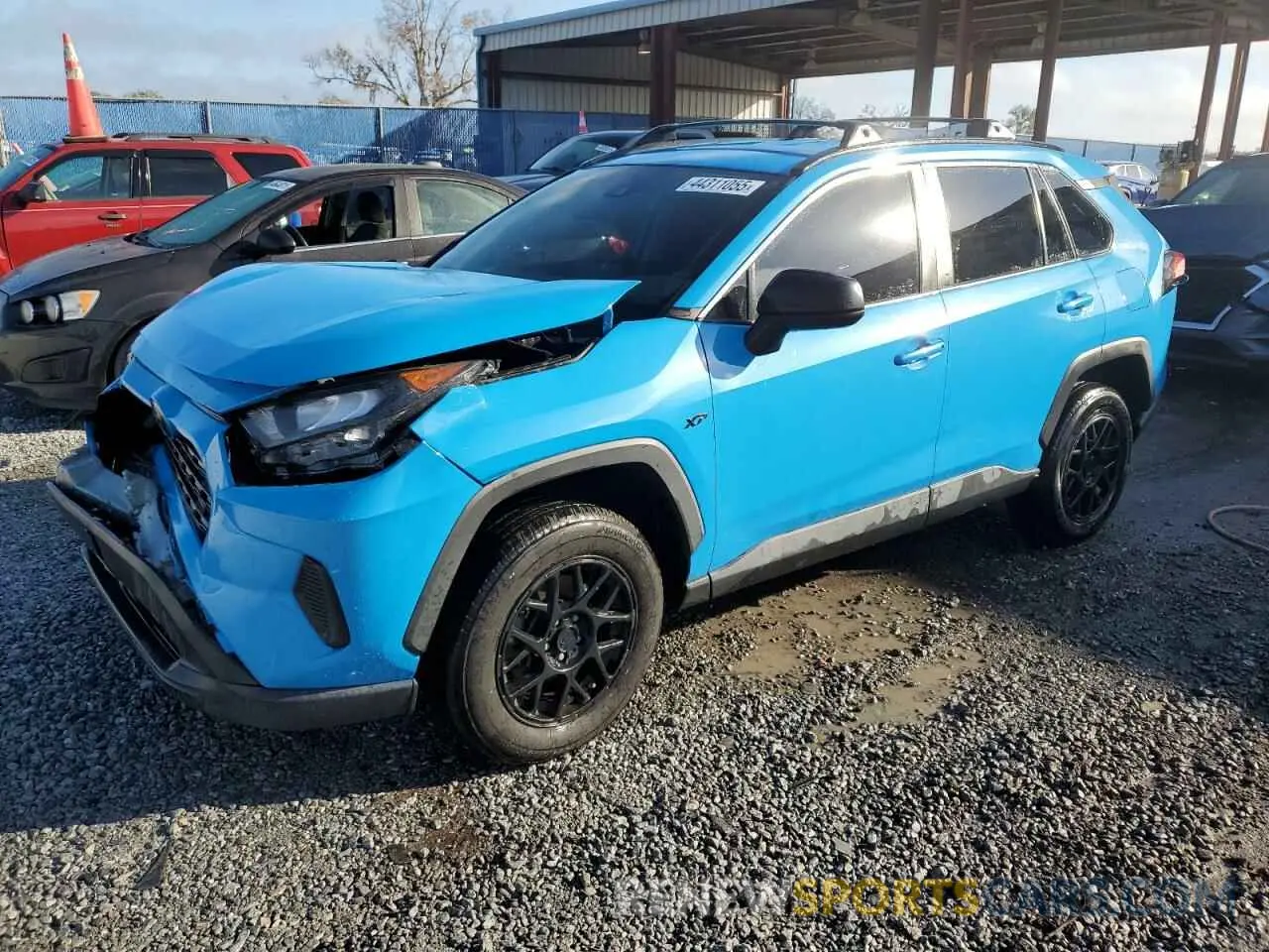 1 Photograph of a damaged car 2T3H1RFV8LW060597 TOYOTA RAV4 2020