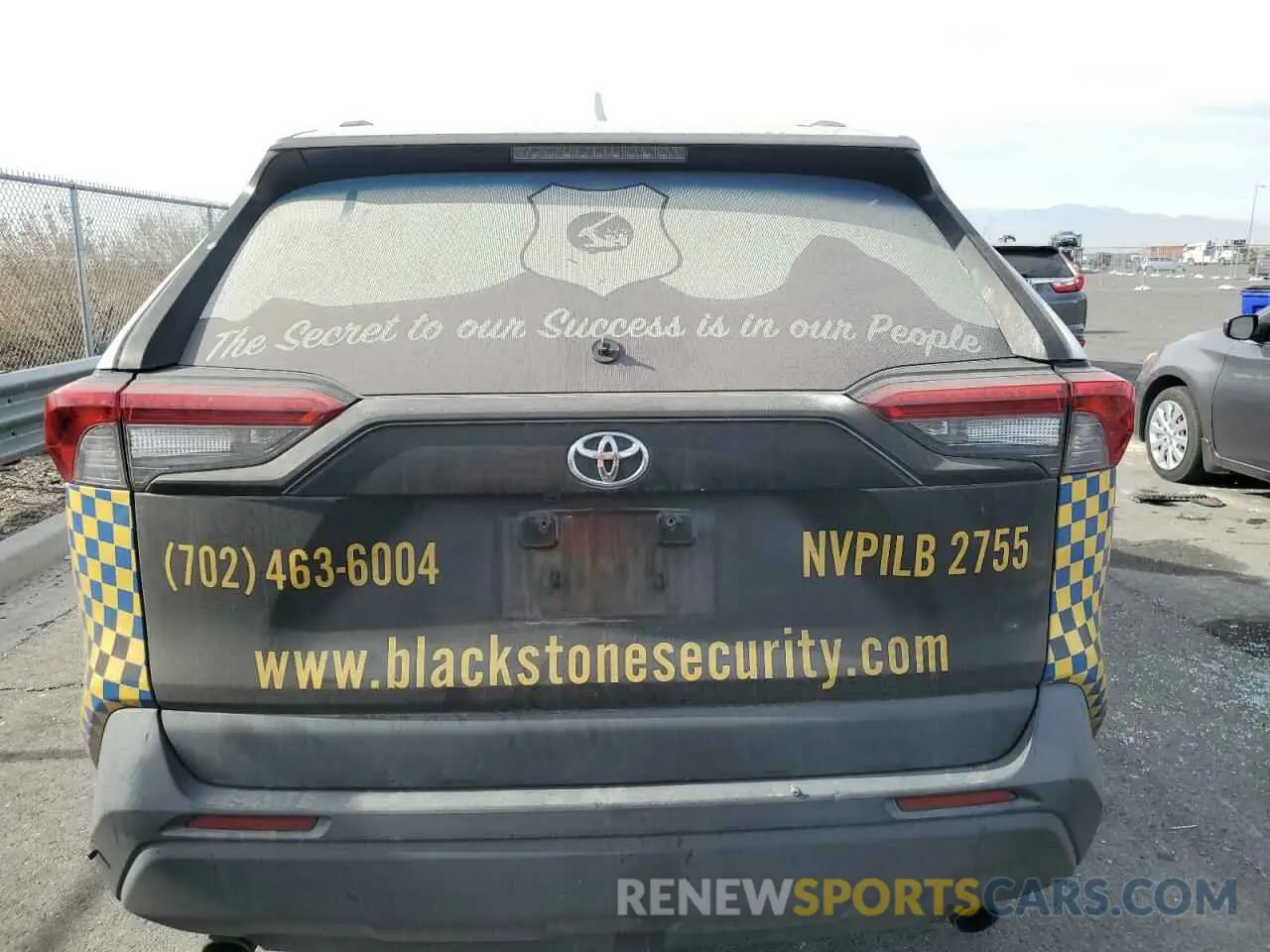 6 Photograph of a damaged car 2T3H1RFV8LW064827 TOYOTA RAV4 2020