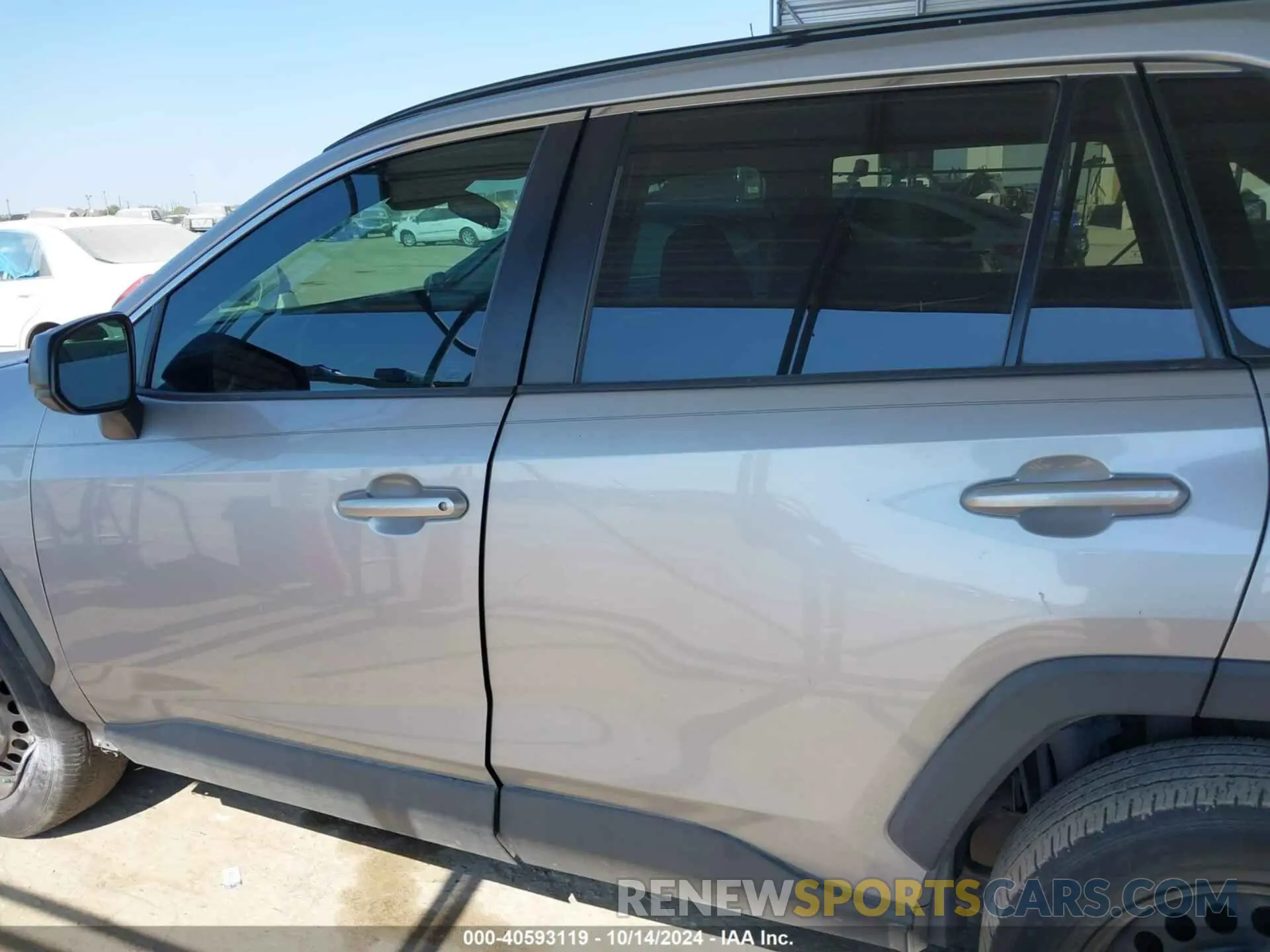 13 Photograph of a damaged car 2T3H1RFV8LW088836 TOYOTA RAV4 2020
