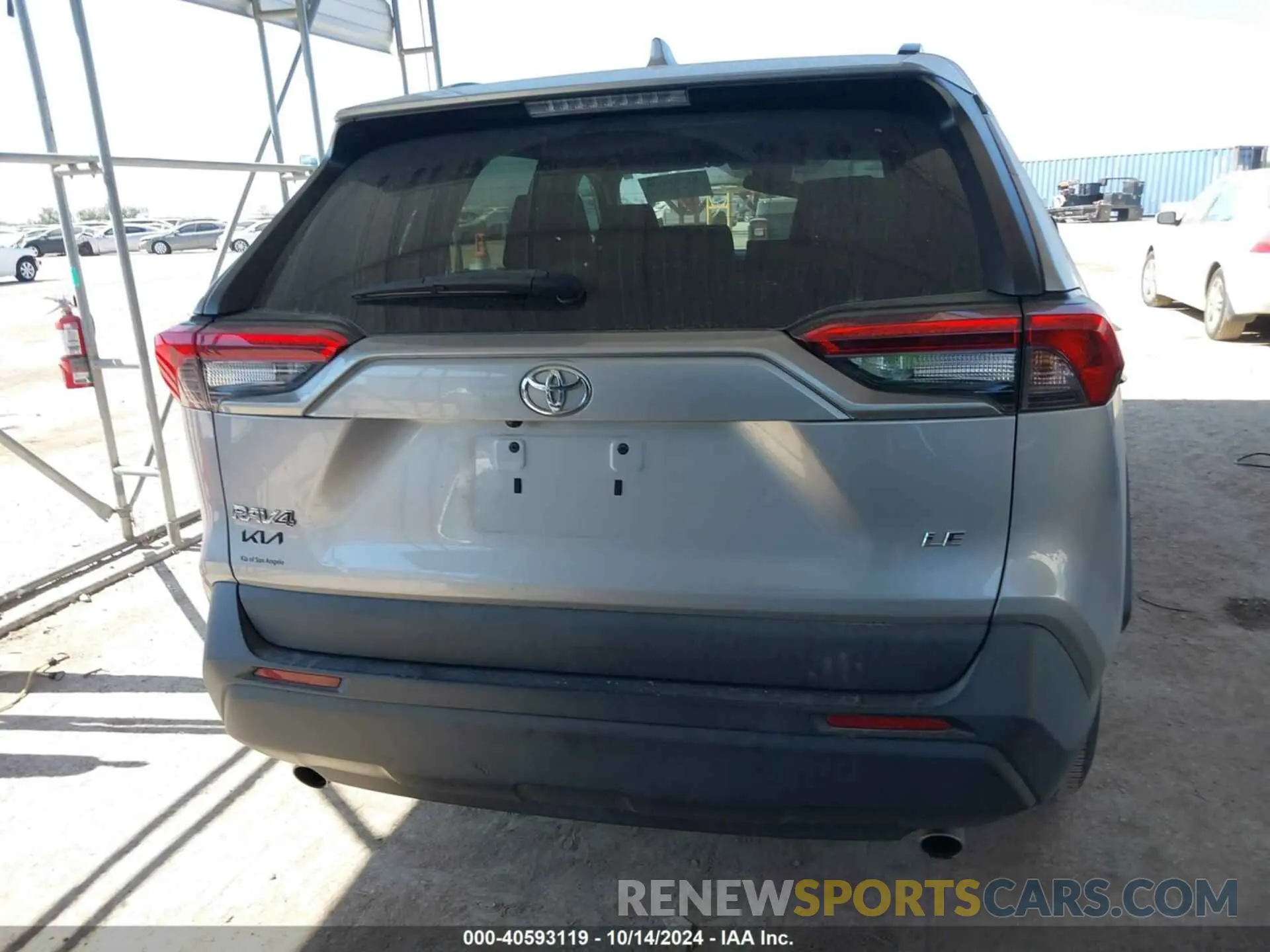 15 Photograph of a damaged car 2T3H1RFV8LW088836 TOYOTA RAV4 2020