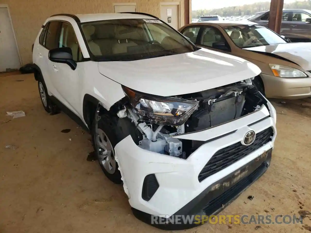 1 Photograph of a damaged car 2T3H1RFV8LW091347 TOYOTA RAV4 2020