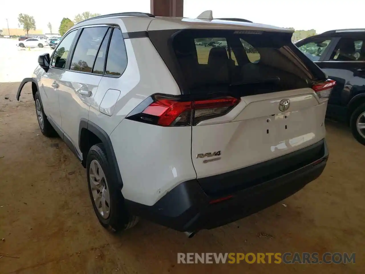 3 Photograph of a damaged car 2T3H1RFV8LW091347 TOYOTA RAV4 2020