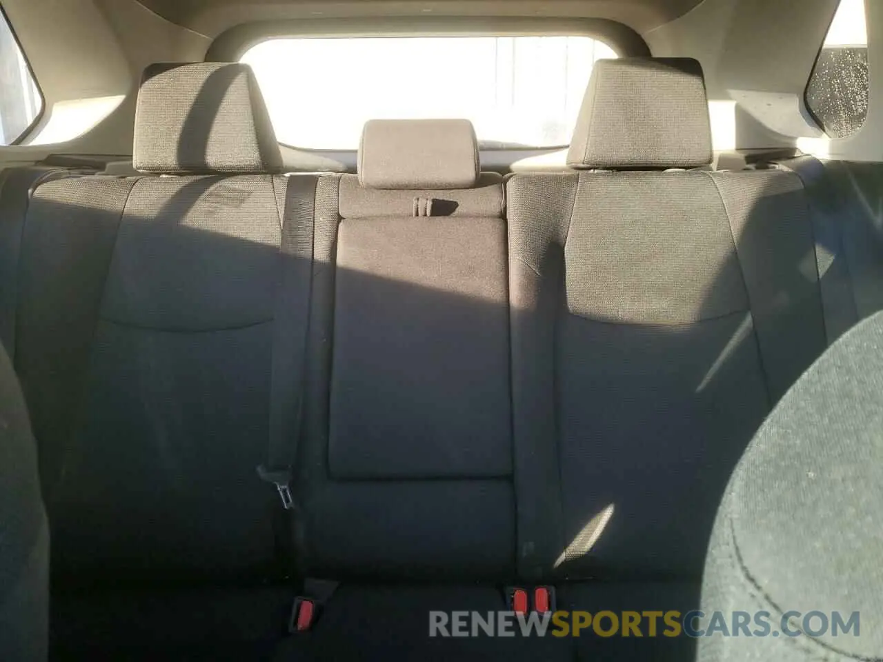 10 Photograph of a damaged car 2T3H1RFV8LW093549 TOYOTA RAV4 2020