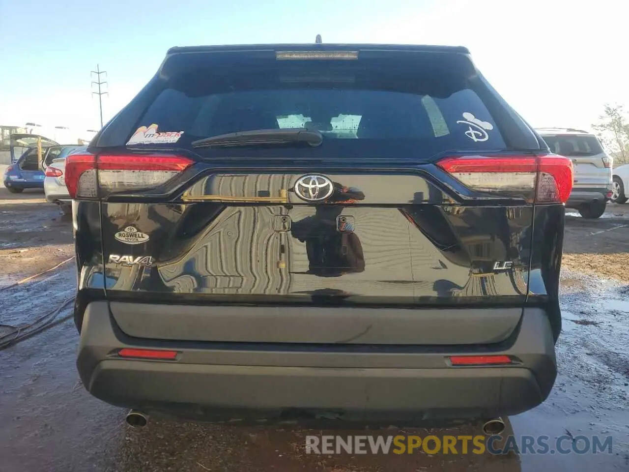 6 Photograph of a damaged car 2T3H1RFV8LW093549 TOYOTA RAV4 2020