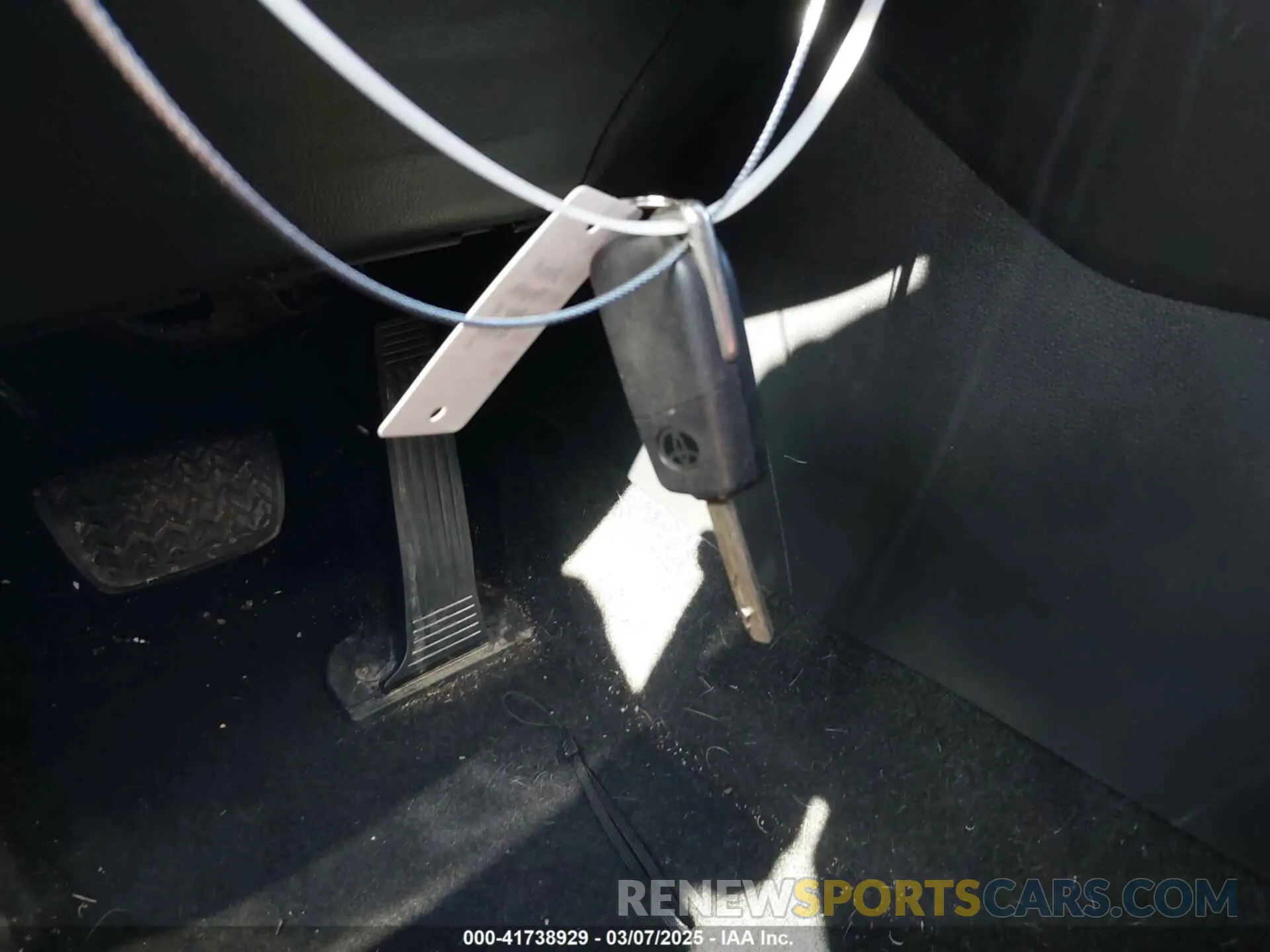 11 Photograph of a damaged car 2T3H1RFV8LW103724 TOYOTA RAV4 2020