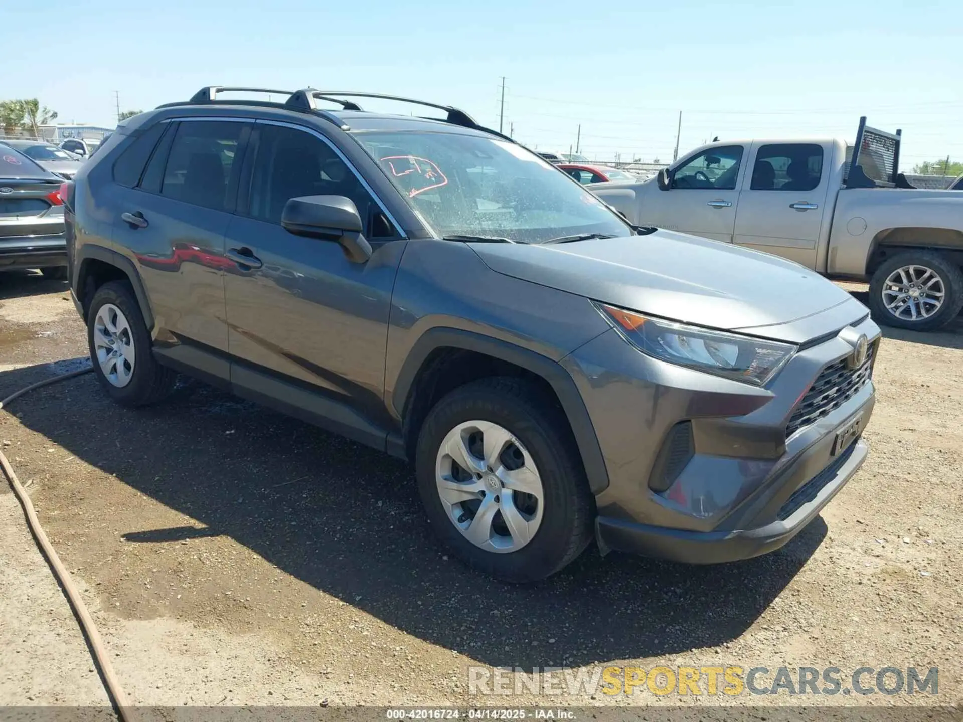 1 Photograph of a damaged car 2T3H1RFV9LC034317 TOYOTA RAV4 2020