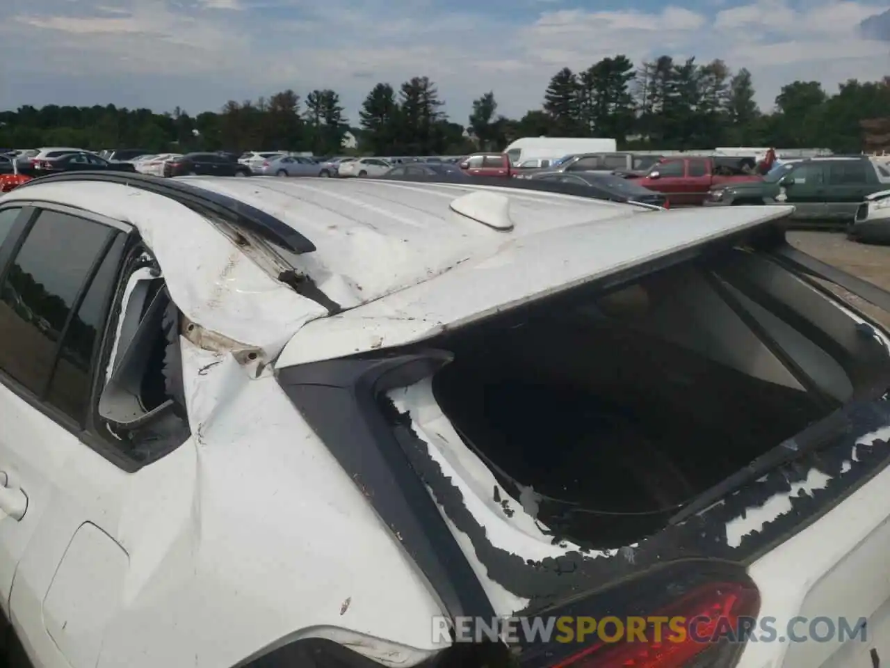 9 Photograph of a damaged car 2T3H1RFV9LC036830 TOYOTA RAV4 2020