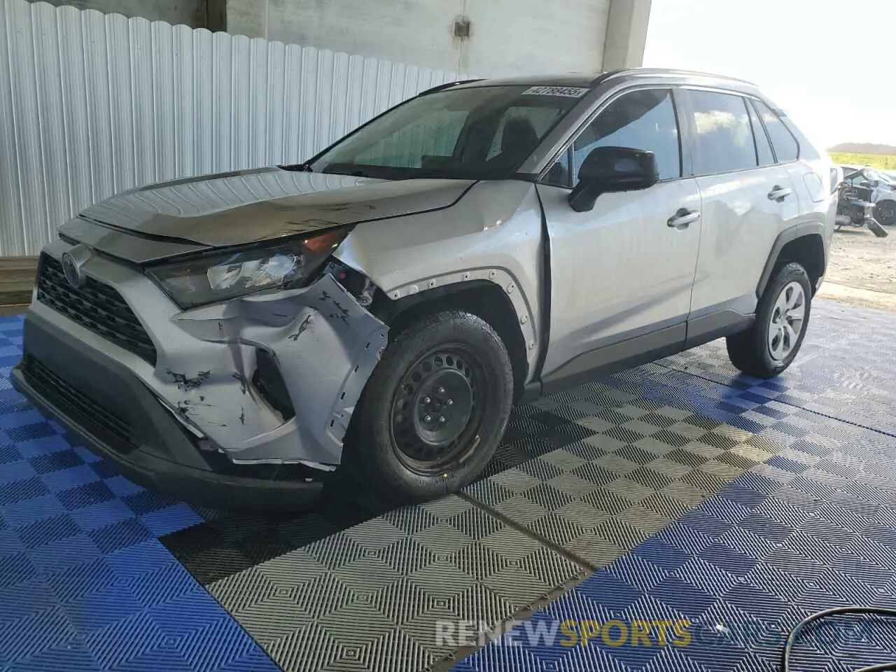 1 Photograph of a damaged car 2T3H1RFV9LC050226 TOYOTA RAV4 2020