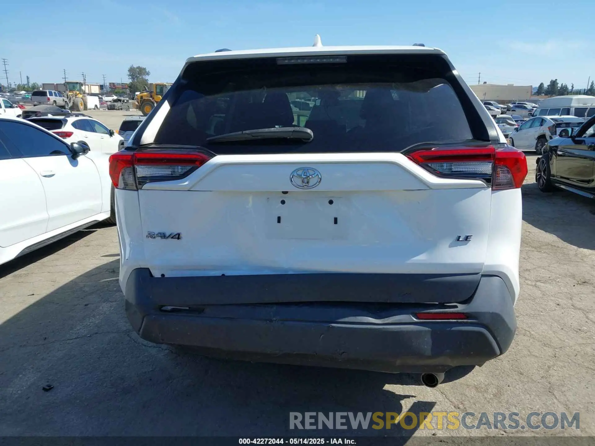 17 Photograph of a damaged car 2T3H1RFV9LC060741 TOYOTA RAV4 2020
