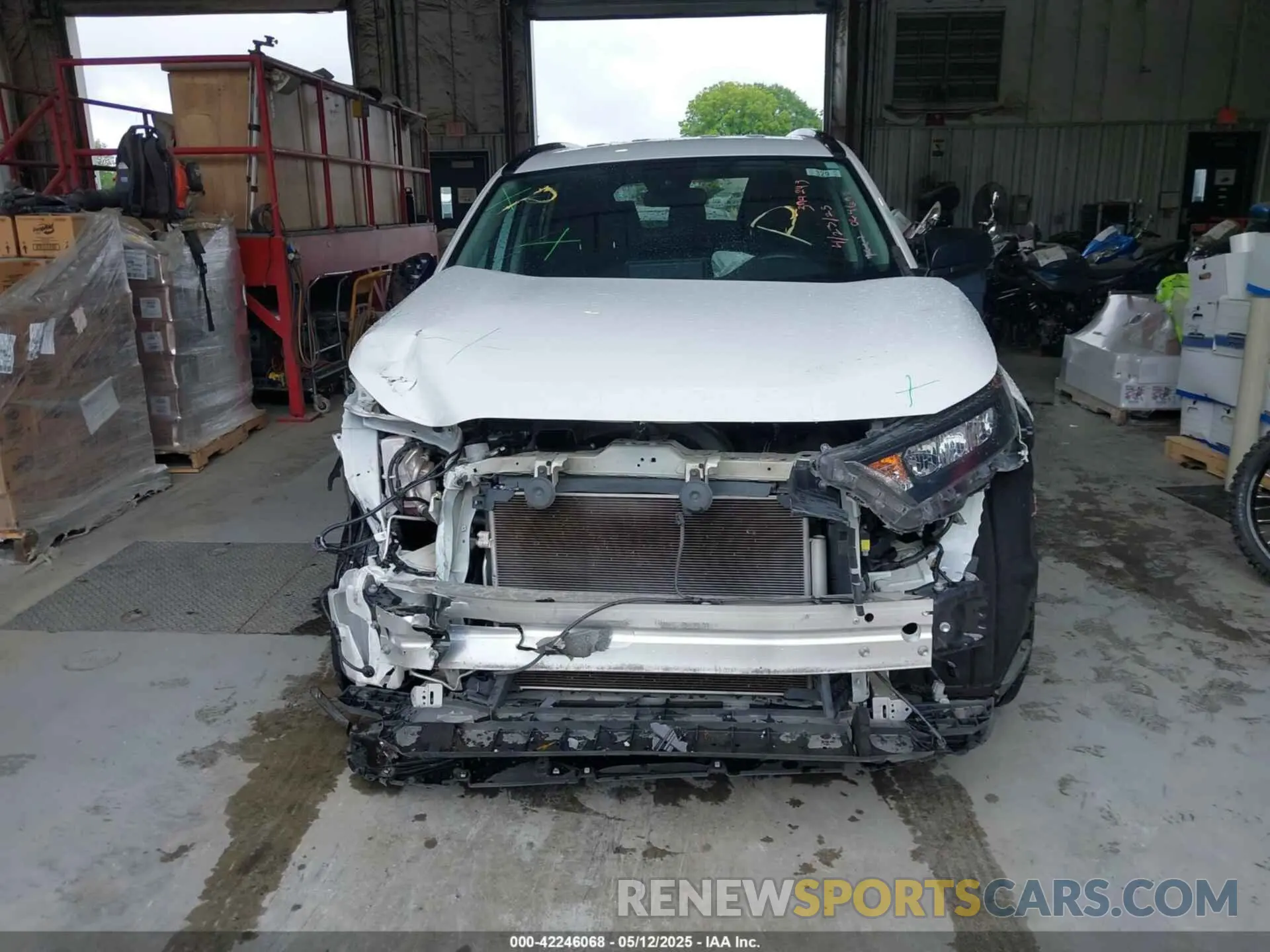 12 Photograph of a damaged car 2T3H1RFV9LC064692 TOYOTA RAV4 2020