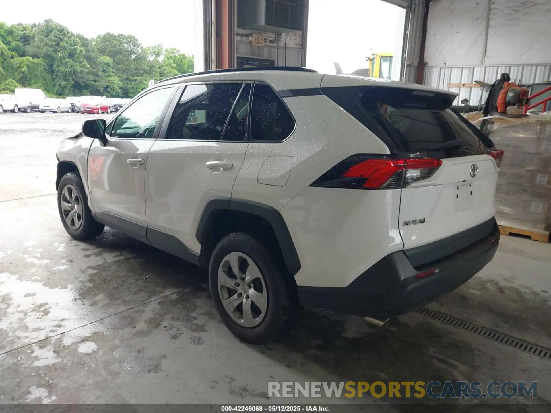 3 Photograph of a damaged car 2T3H1RFV9LC064692 TOYOTA RAV4 2020