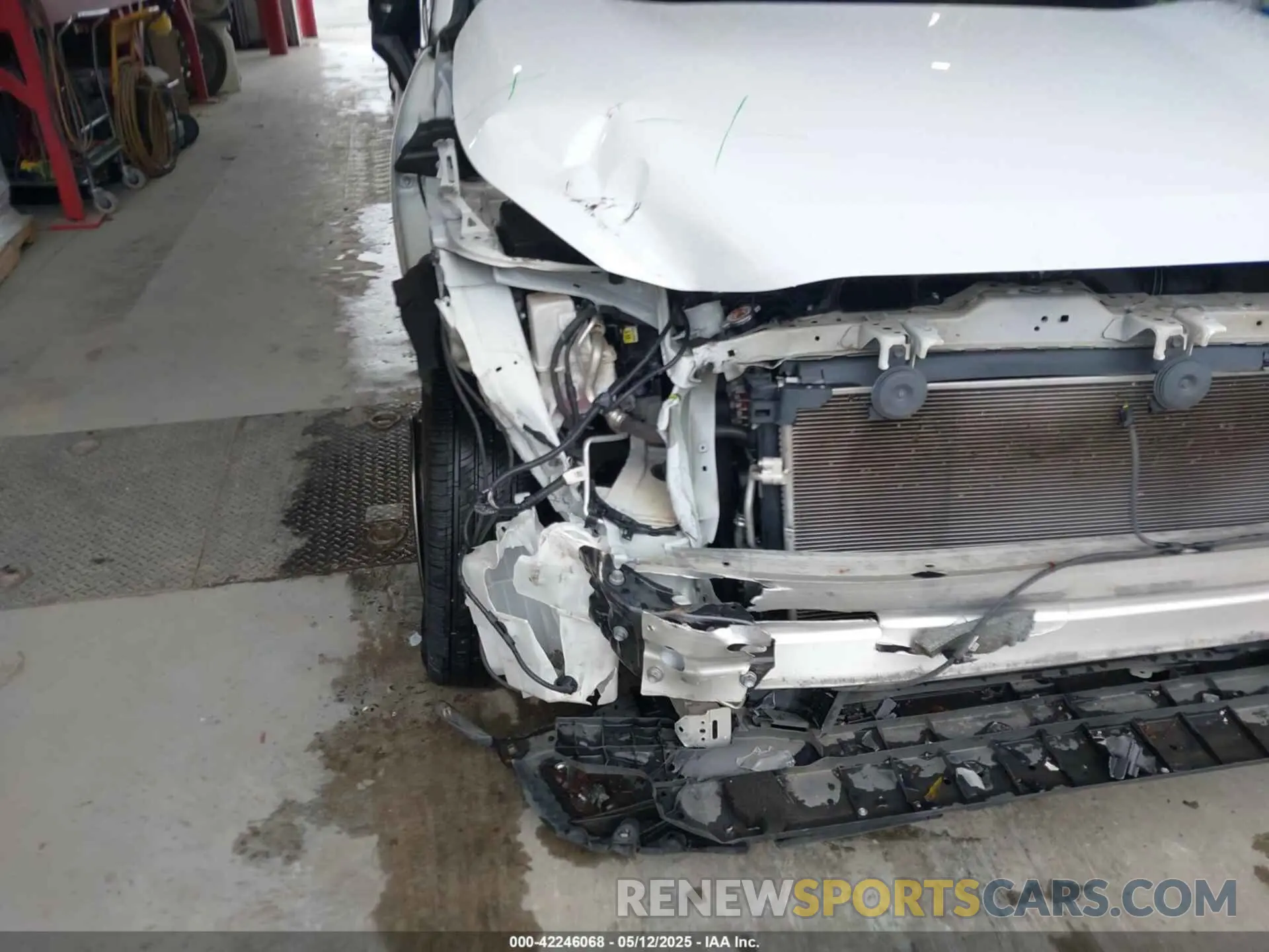 6 Photograph of a damaged car 2T3H1RFV9LC064692 TOYOTA RAV4 2020