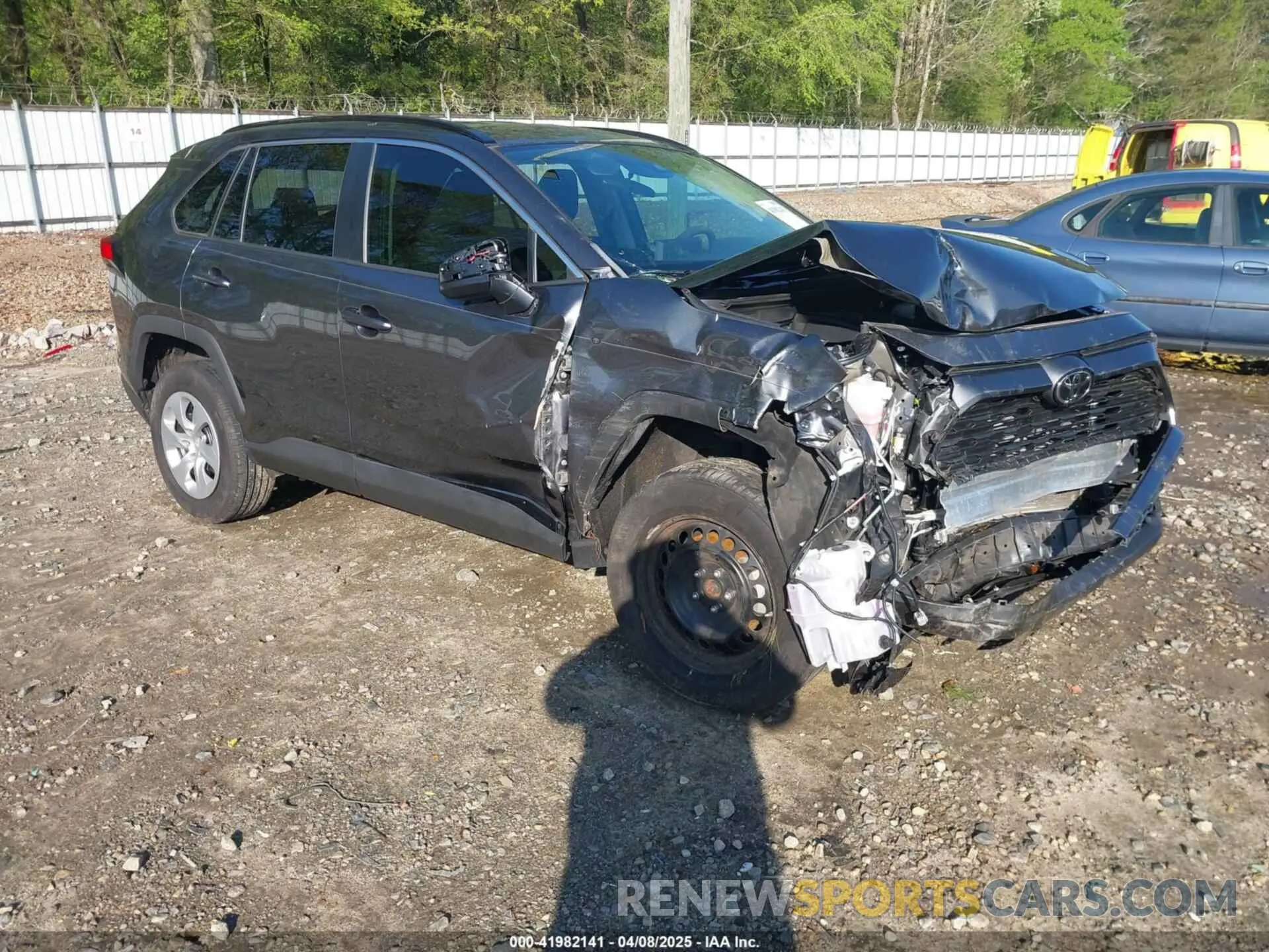 1 Photograph of a damaged car 2T3H1RFV9LC070265 TOYOTA RAV4 2020