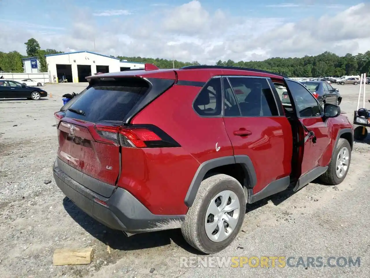 4 Photograph of a damaged car 2T3H1RFV9LC071092 TOYOTA RAV4 2020