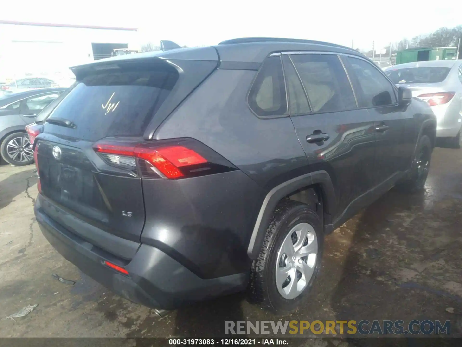 4 Photograph of a damaged car 2T3H1RFV9LC073683 TOYOTA RAV4 2020