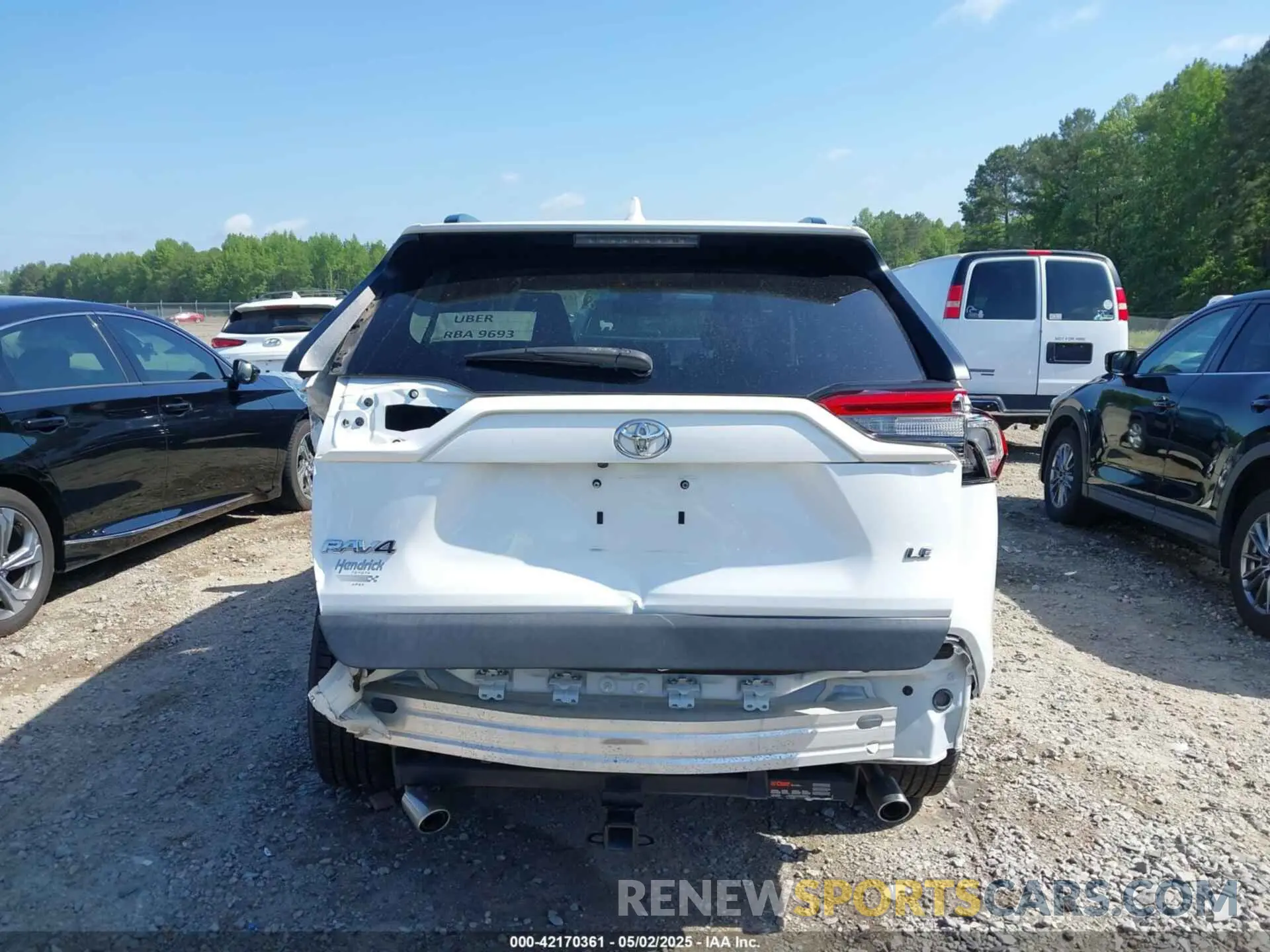 17 Photograph of a damaged car 2T3H1RFV9LW065422 TOYOTA RAV4 2020