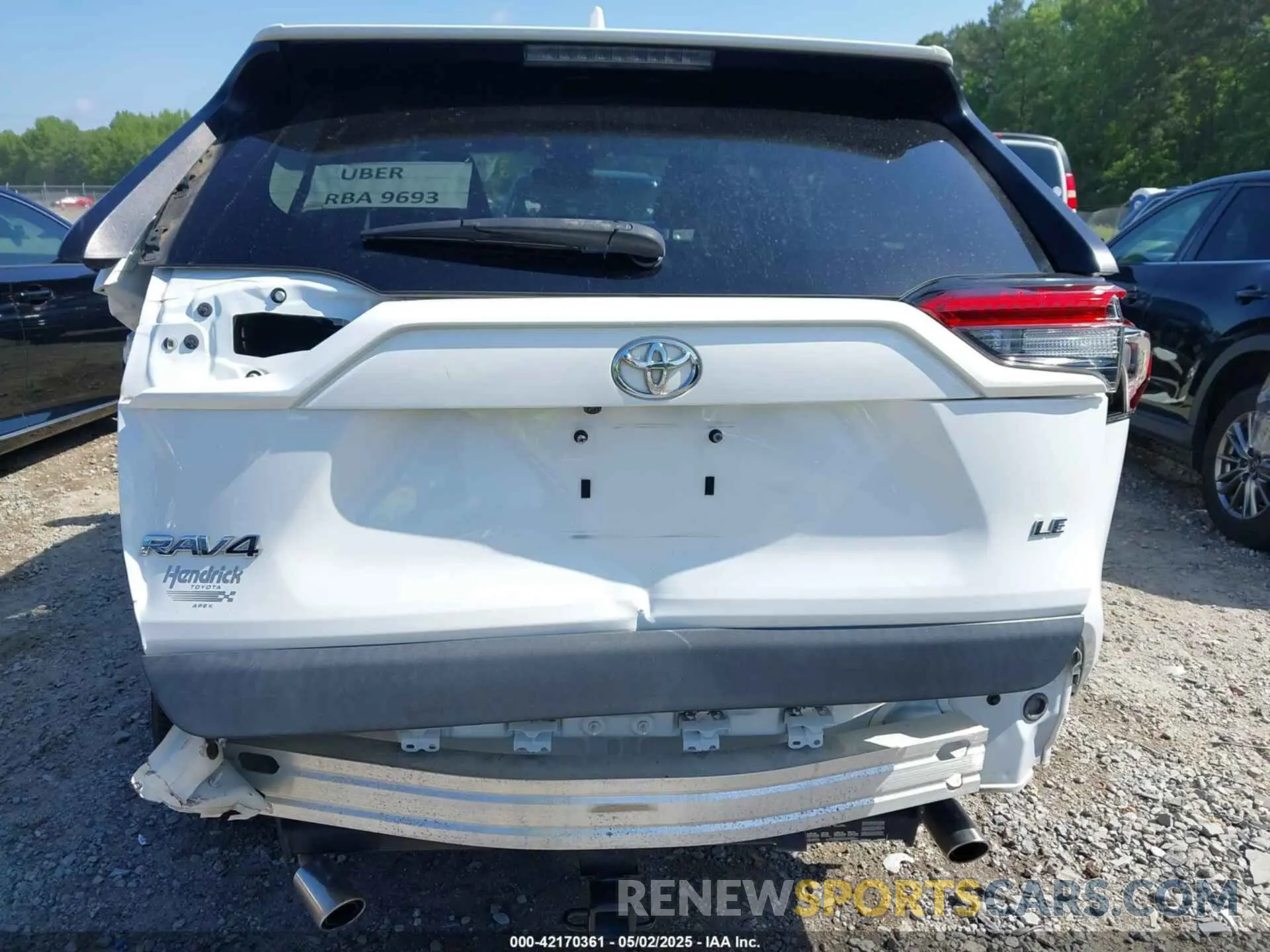 19 Photograph of a damaged car 2T3H1RFV9LW065422 TOYOTA RAV4 2020
