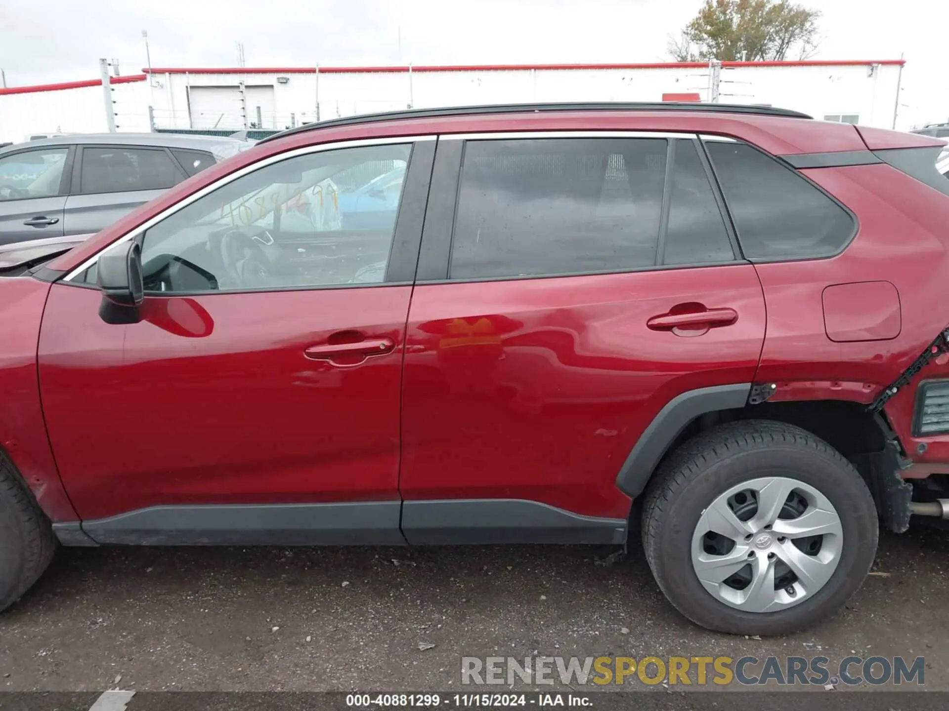 15 Photograph of a damaged car 2T3H1RFV9LW067526 TOYOTA RAV4 2020