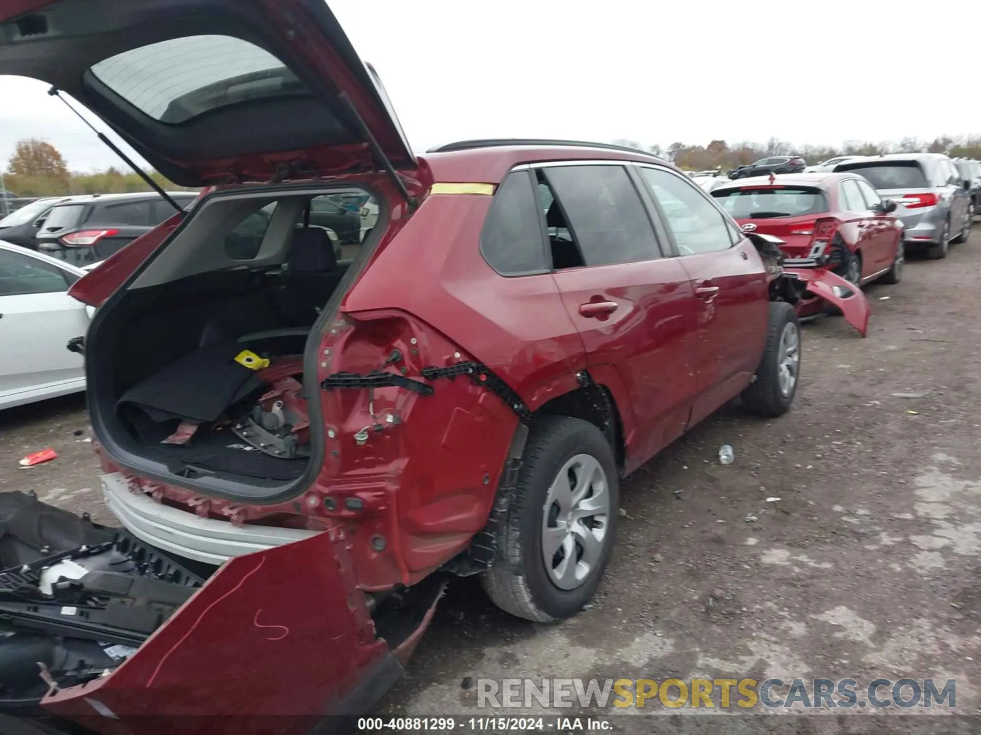 4 Photograph of a damaged car 2T3H1RFV9LW067526 TOYOTA RAV4 2020