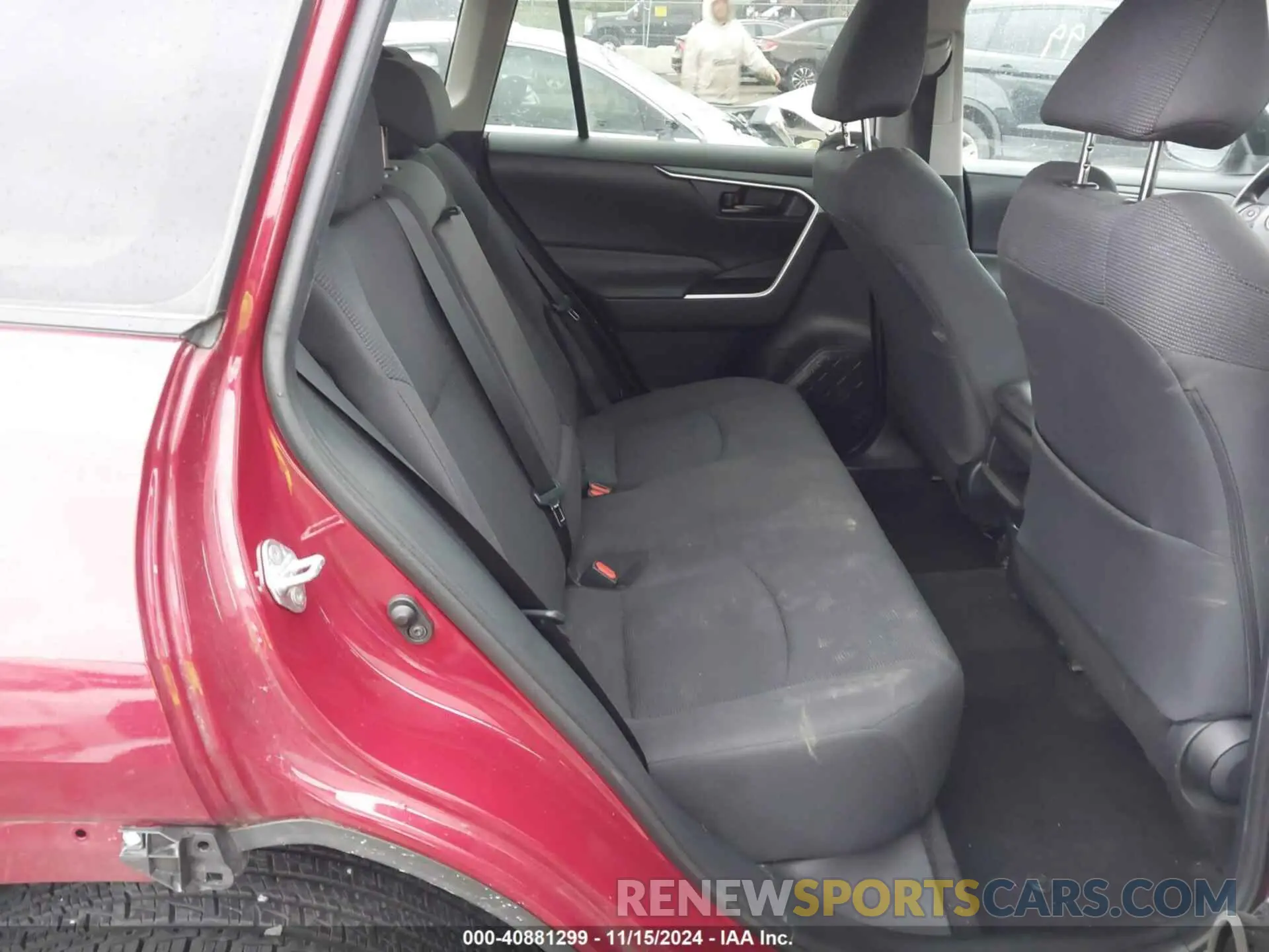 8 Photograph of a damaged car 2T3H1RFV9LW067526 TOYOTA RAV4 2020
