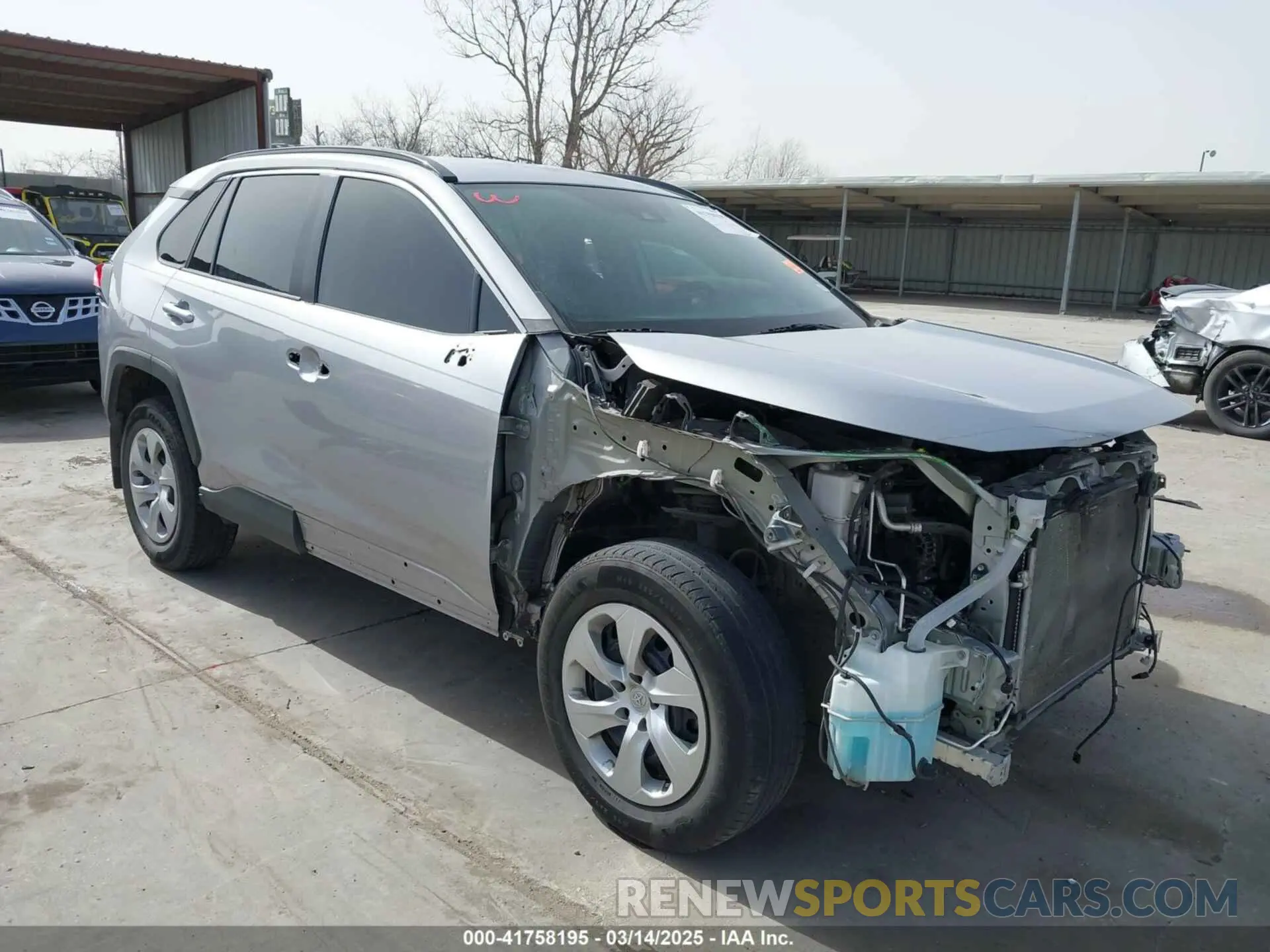 1 Photograph of a damaged car 2T3H1RFV9LW071592 TOYOTA RAV4 2020
