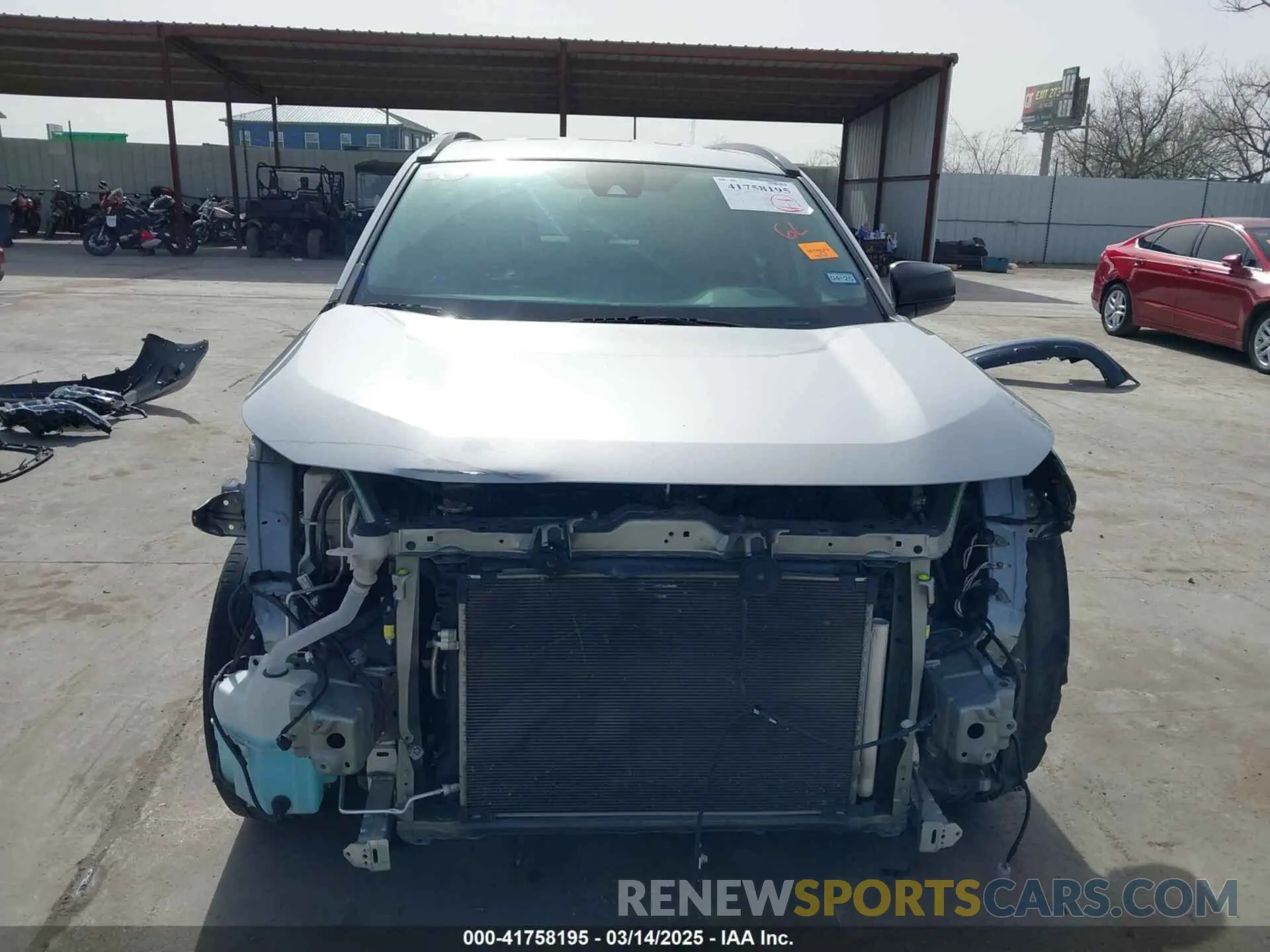 13 Photograph of a damaged car 2T3H1RFV9LW071592 TOYOTA RAV4 2020