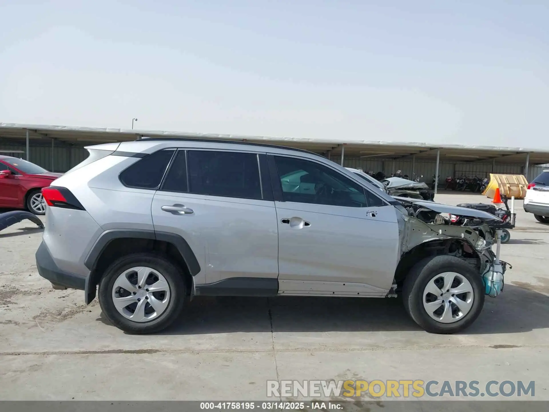14 Photograph of a damaged car 2T3H1RFV9LW071592 TOYOTA RAV4 2020